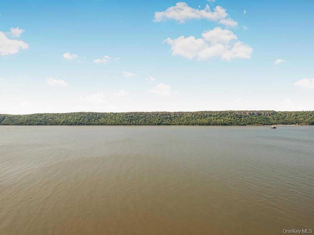 23 Water Grant Street # 7L, Yonkers, NY 10701