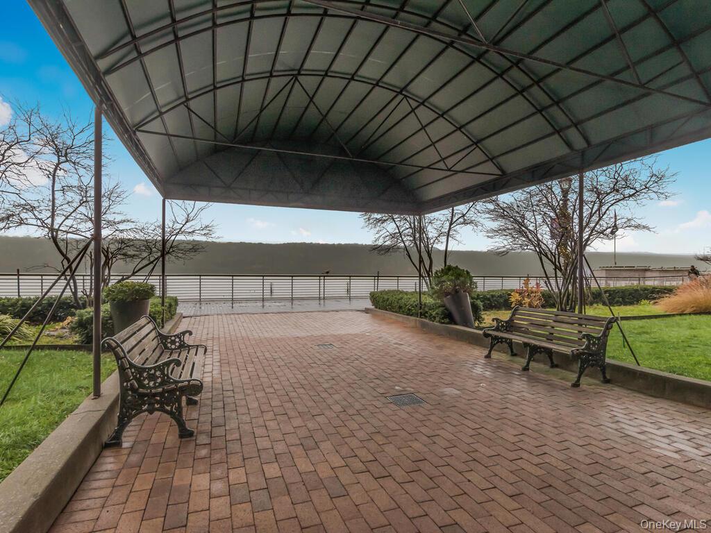 23 Water Grant Street # 7L, Yonkers, NY 10701