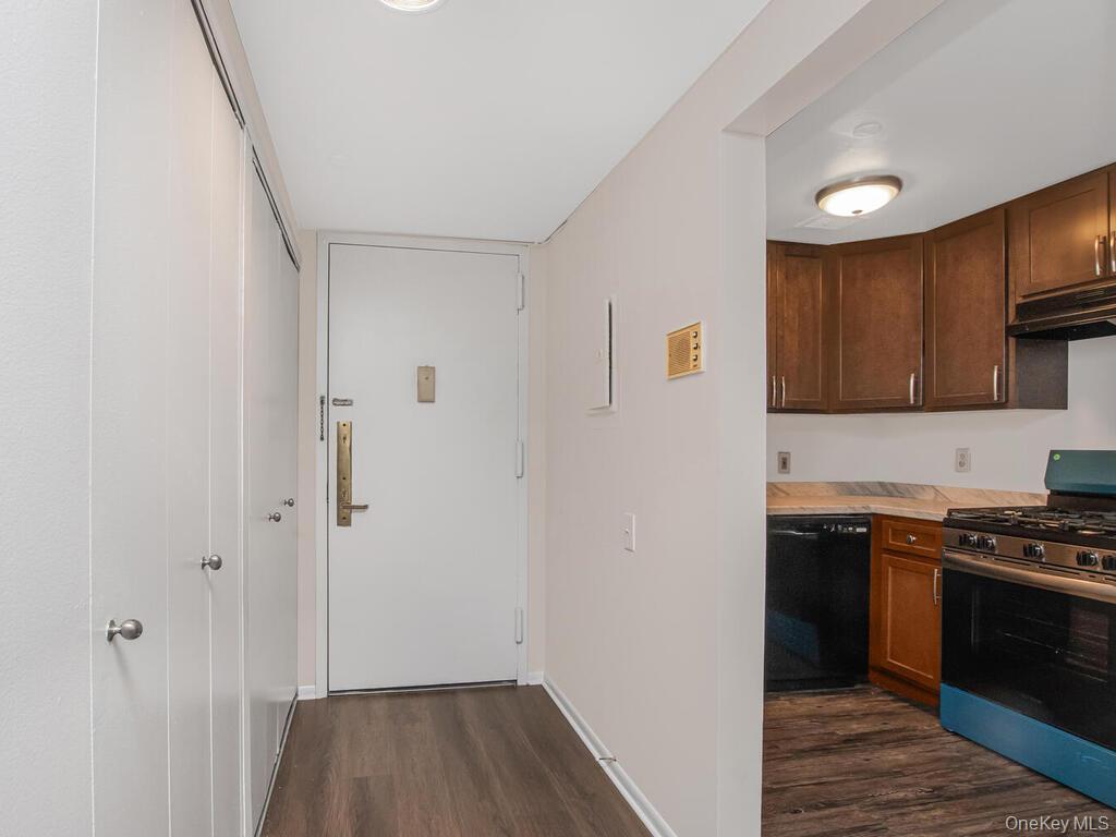 23 Water Grant Street # 7L, Yonkers, NY 10701