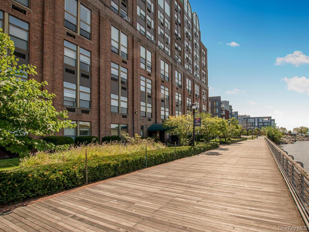 23 Water Grant Street # 7L, Yonkers, NY 10701