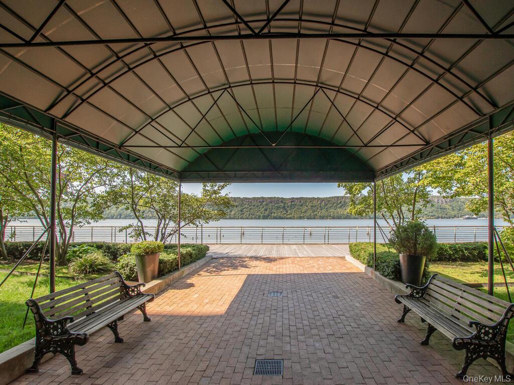 23 Water Grant Street # 7L, Yonkers, NY 10701