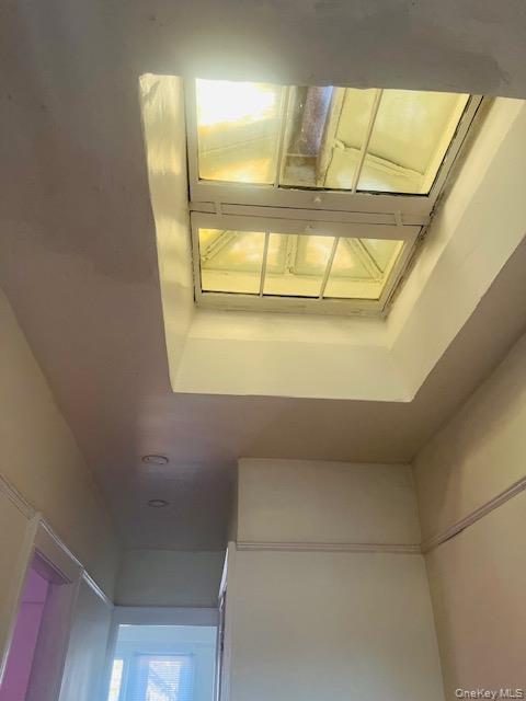 107-35 E Van Wyck Expressway, Jamaica, NY 11435