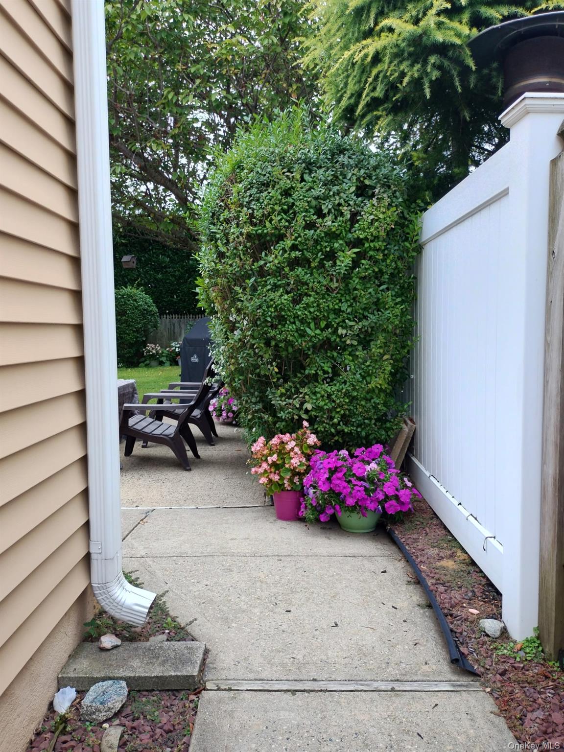 286 Pacific Street, Massapequa Park, NY 11762