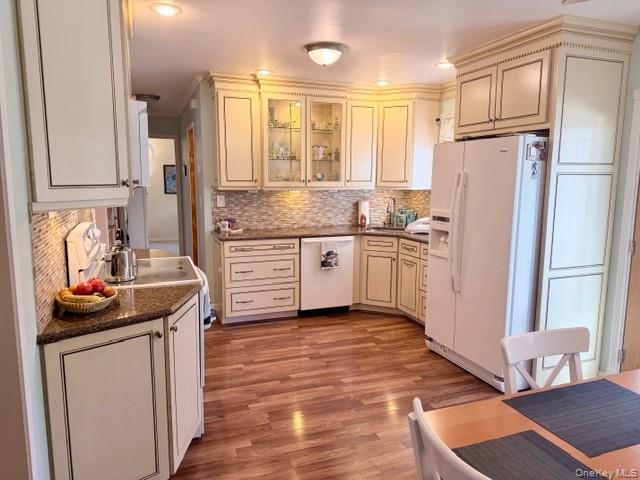 286 Pacific Street, Massapequa Park, NY 11762