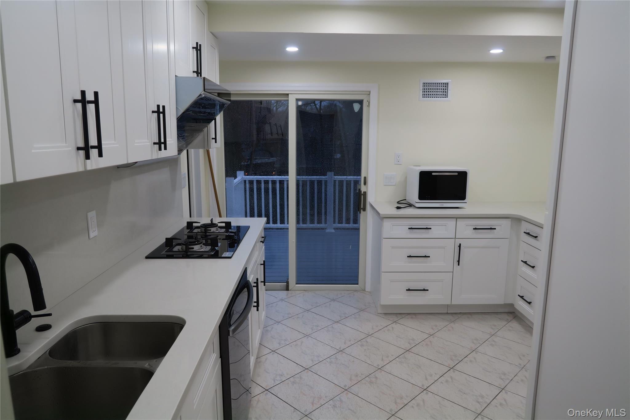 27 Heron Lane, Commack, NY 11725