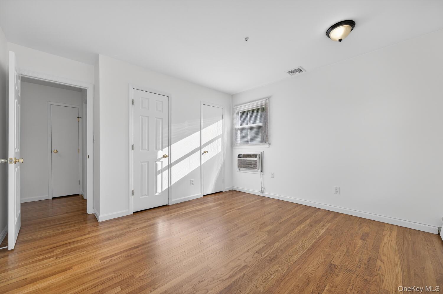 8 Blueberry Lane, Oyster Bay, NY 11771