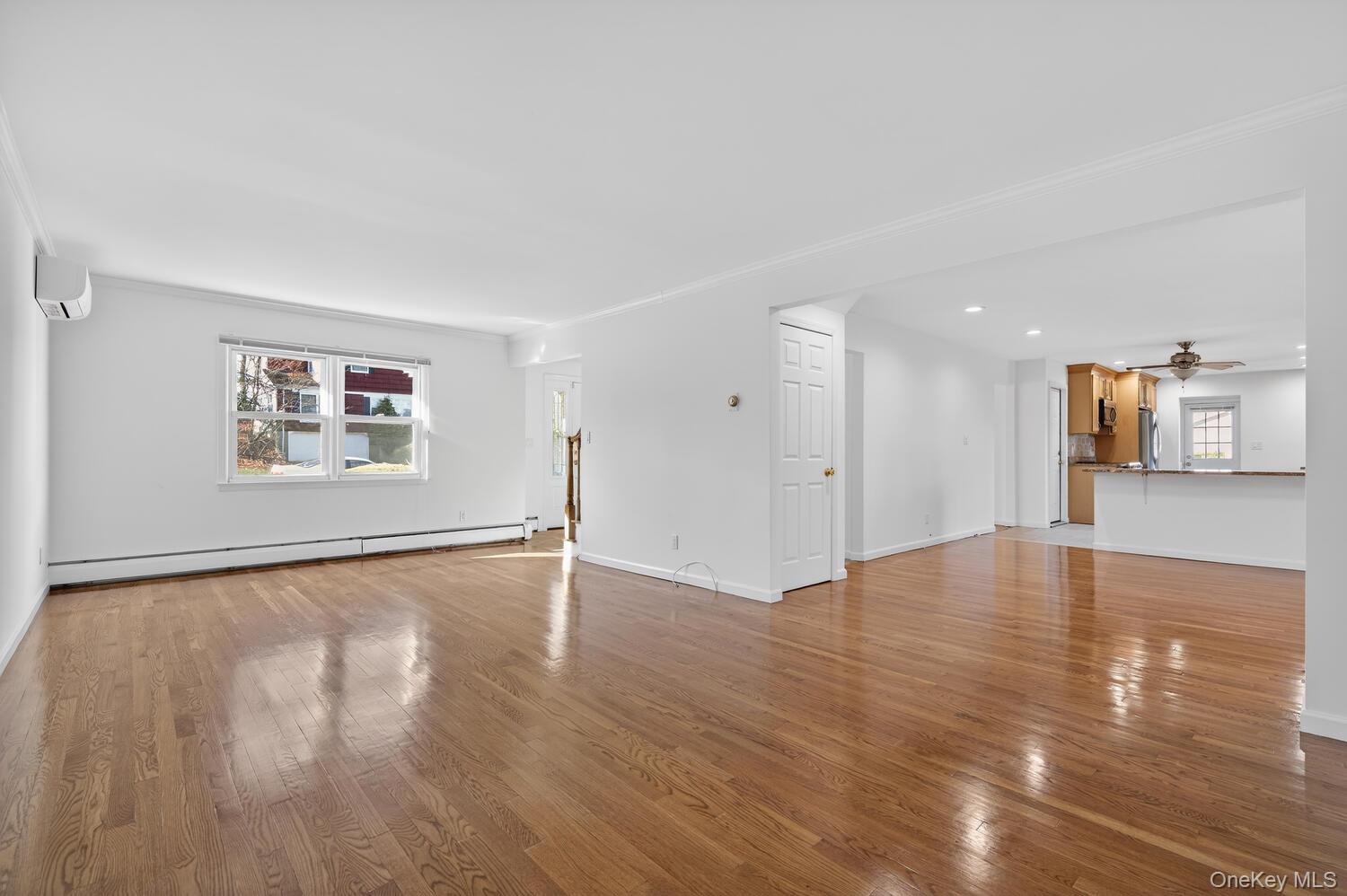 8 Blueberry Lane, Oyster Bay, NY 11771