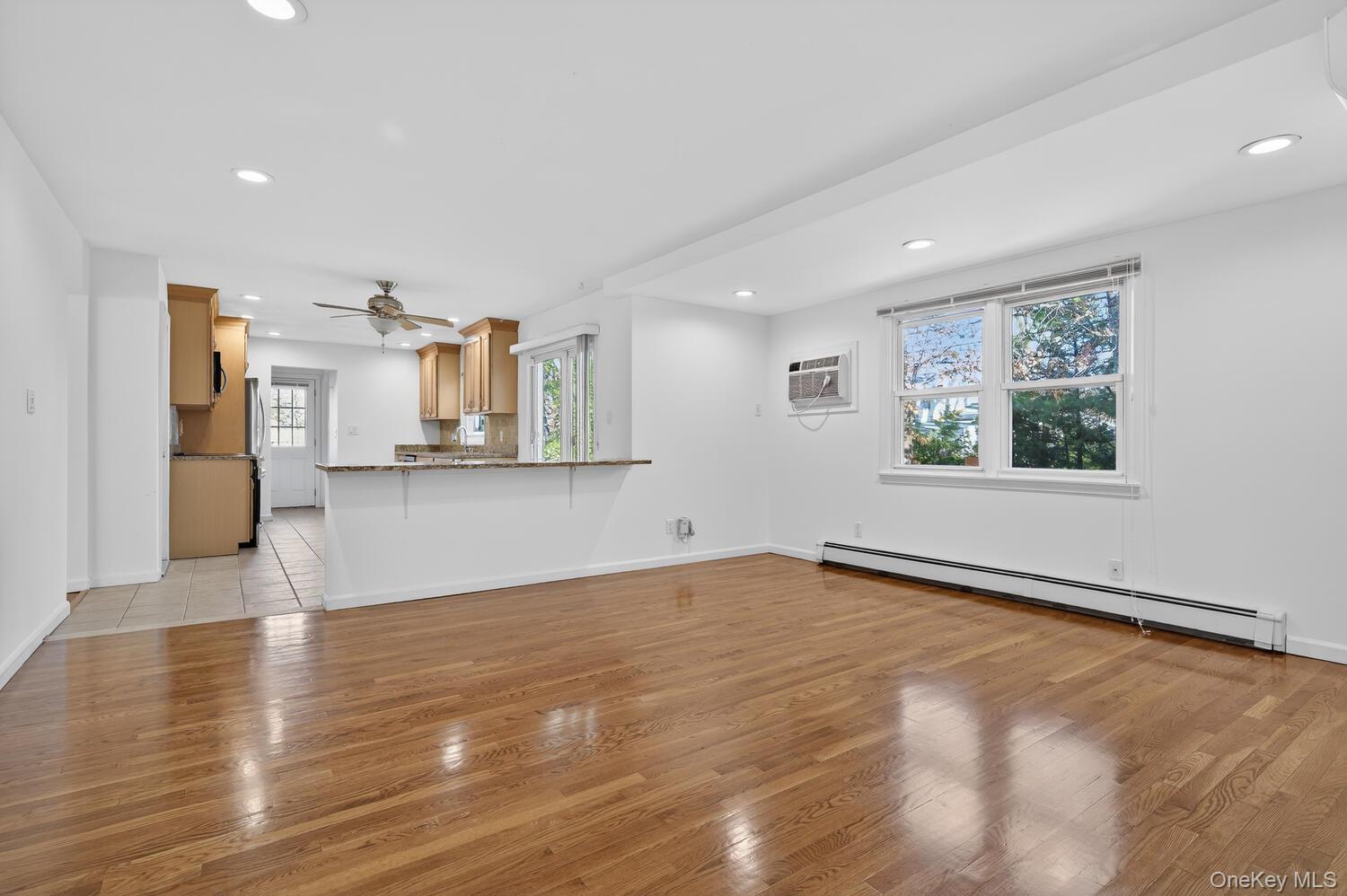 8 Blueberry Lane, Oyster Bay, NY 11771