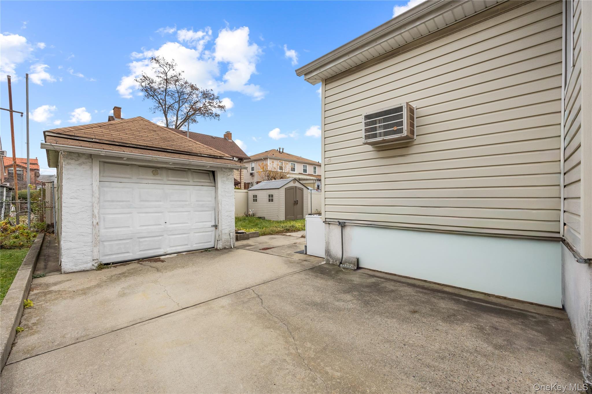 42-25 189th Street, Flushing, NY 11358