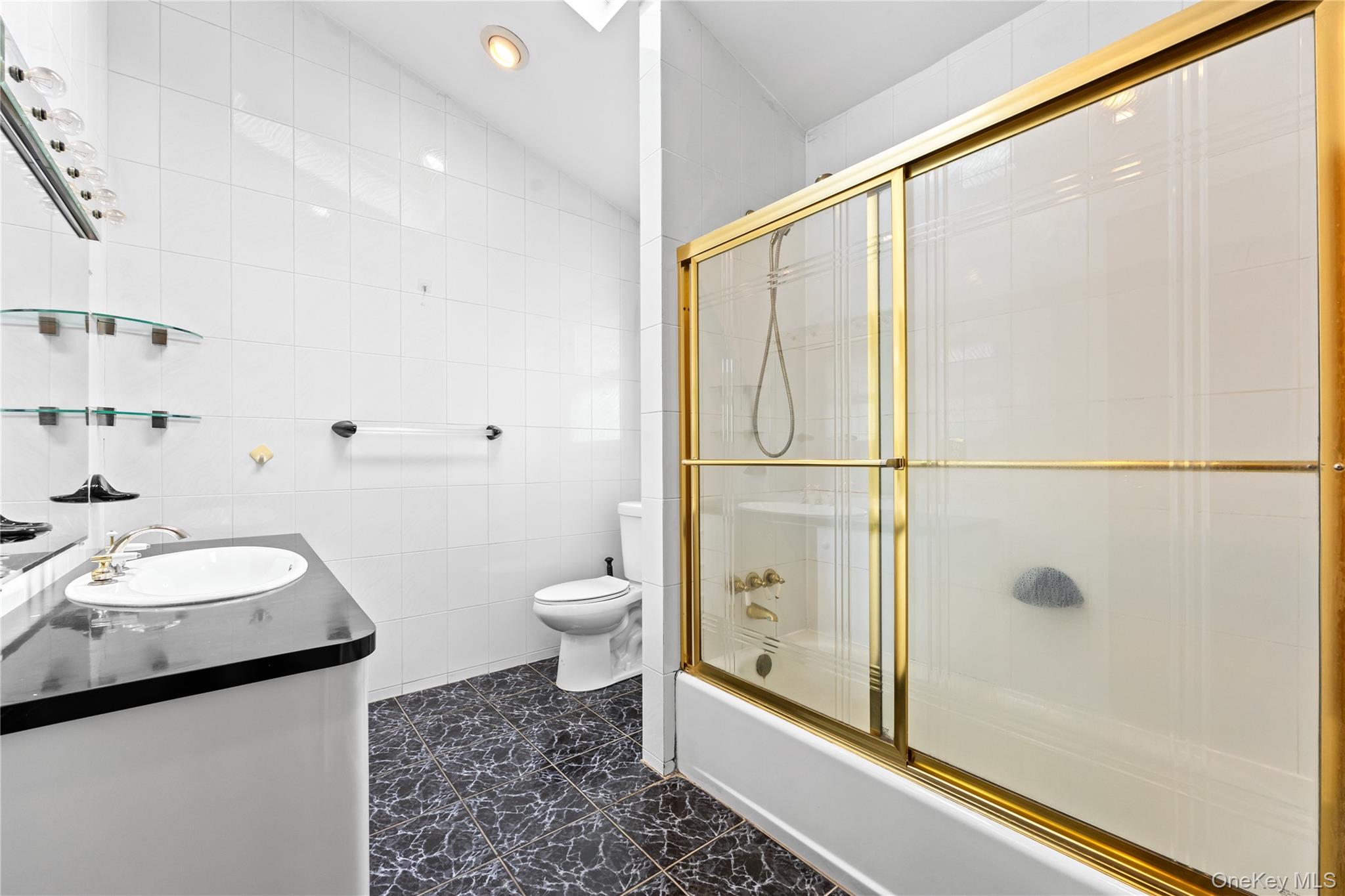 42-25 189th Street, Flushing, NY 11358