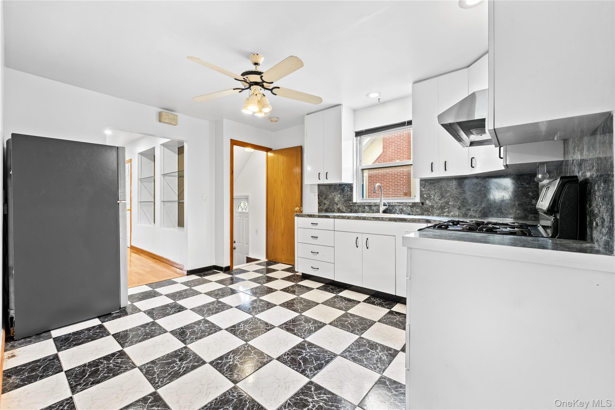 42-25 189th Street, Flushing, NY 11358