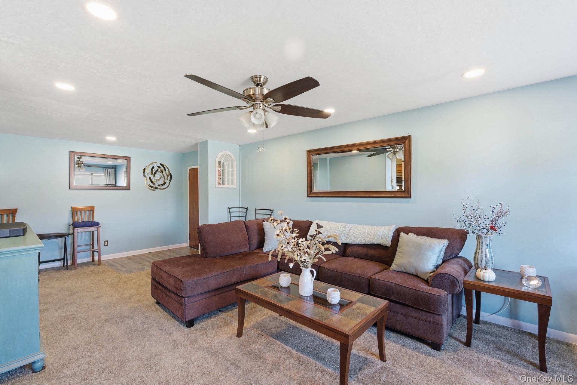 210 Fulton Street # 2C, Farmingdale, NY 11735