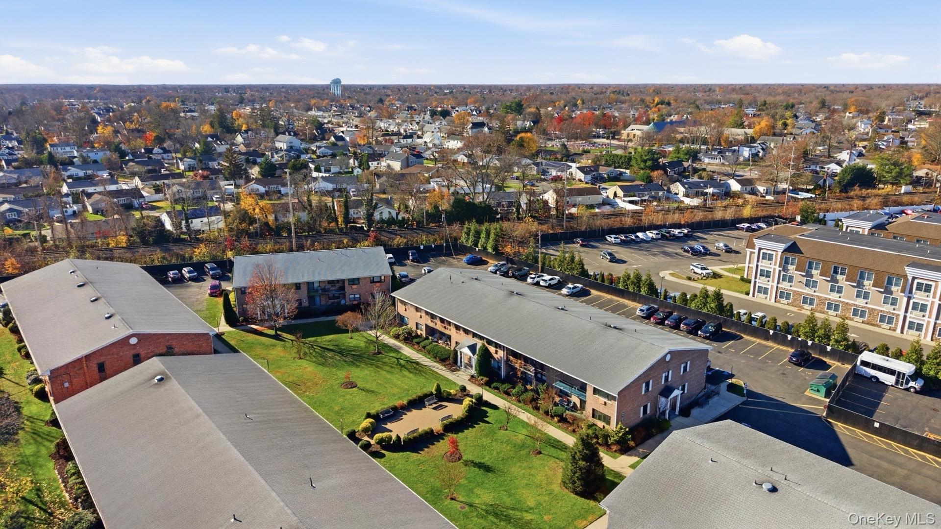 210 Fulton Street # 2C, Farmingdale, NY 11735