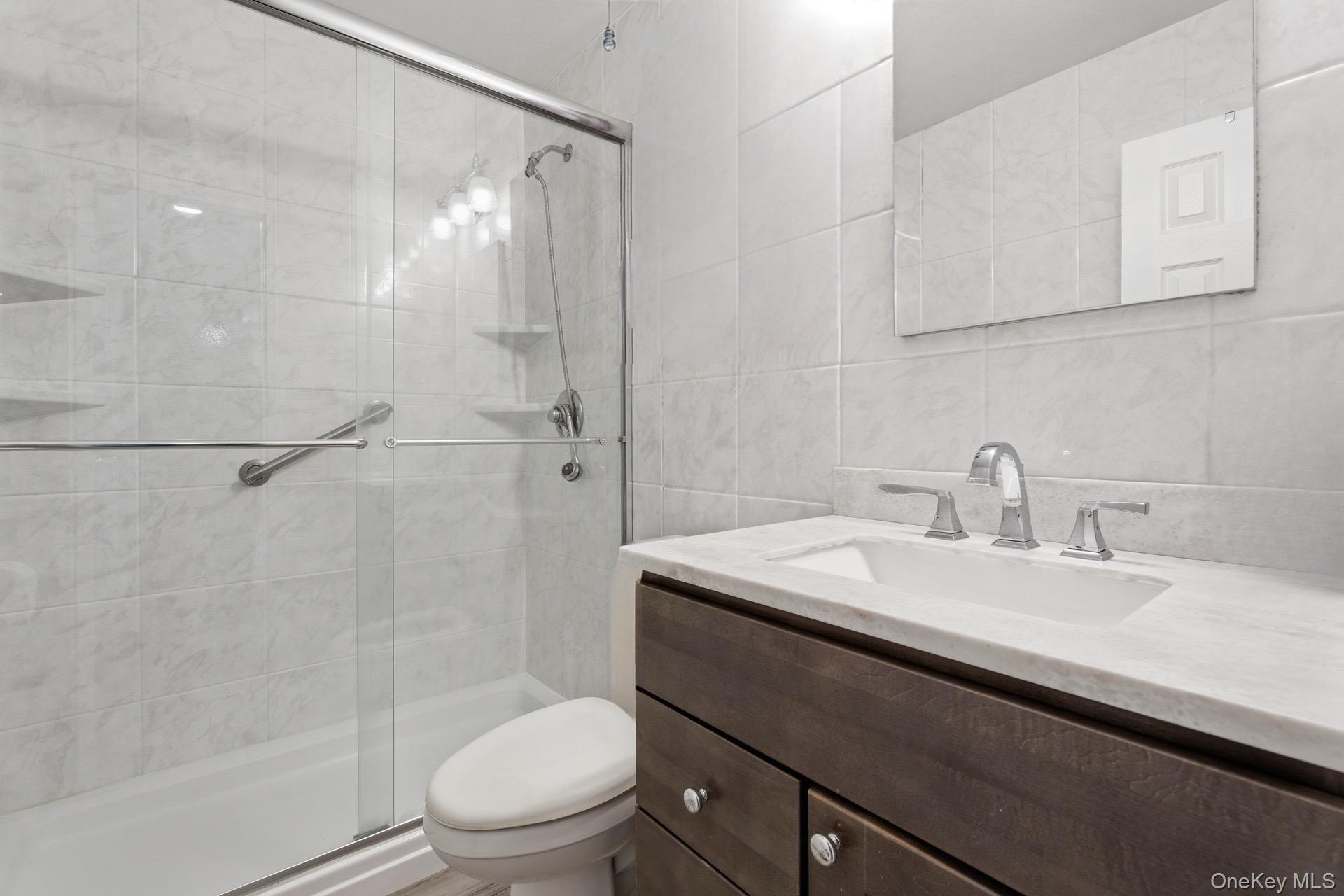 210 Fulton Street # 2C, Farmingdale, NY 11735