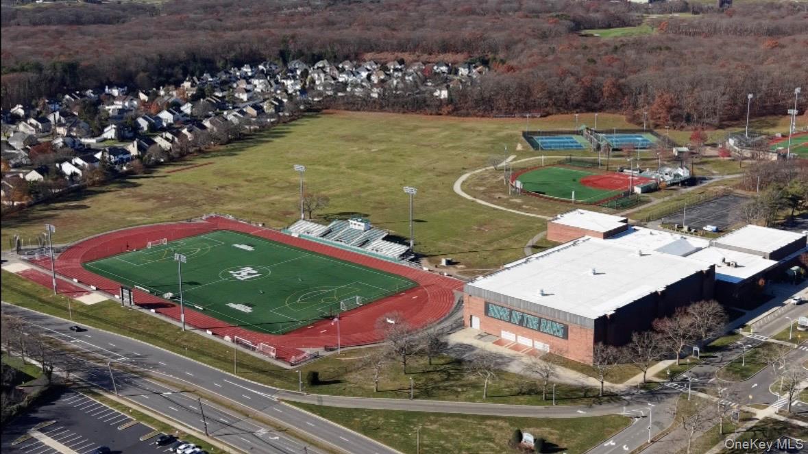 210 Fulton Street # 2C, Farmingdale, NY 11735