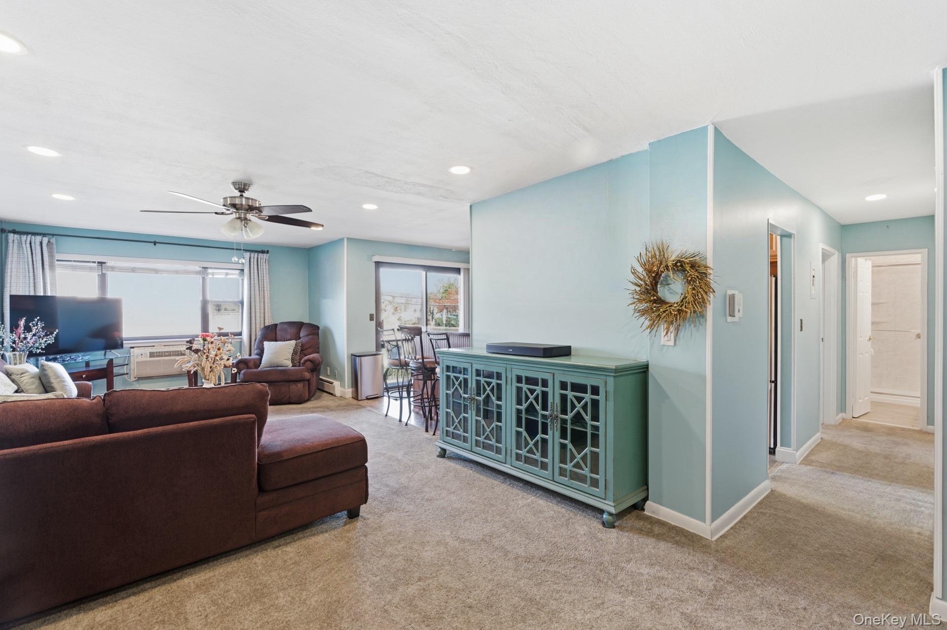 210 Fulton Street # 2C, Farmingdale, NY 11735