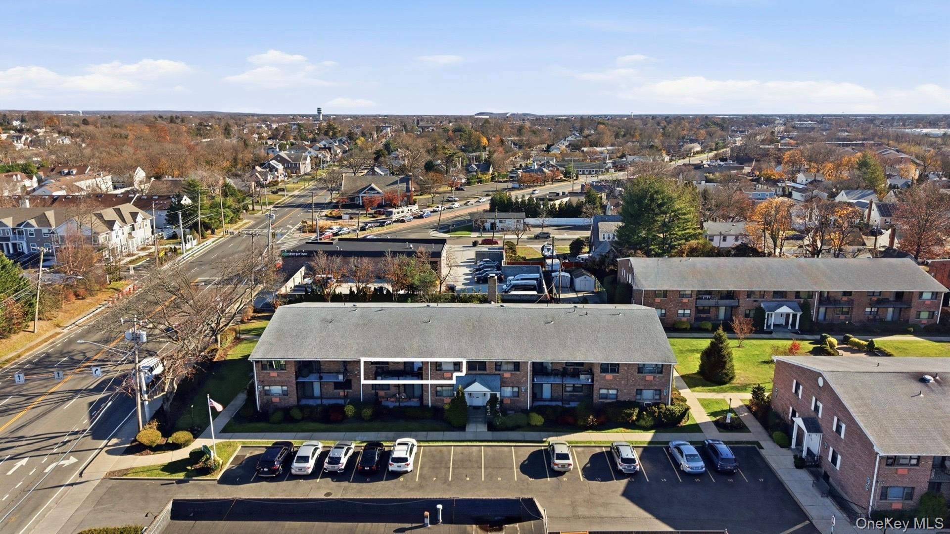 210 Fulton Street # 2C, Farmingdale, NY 11735