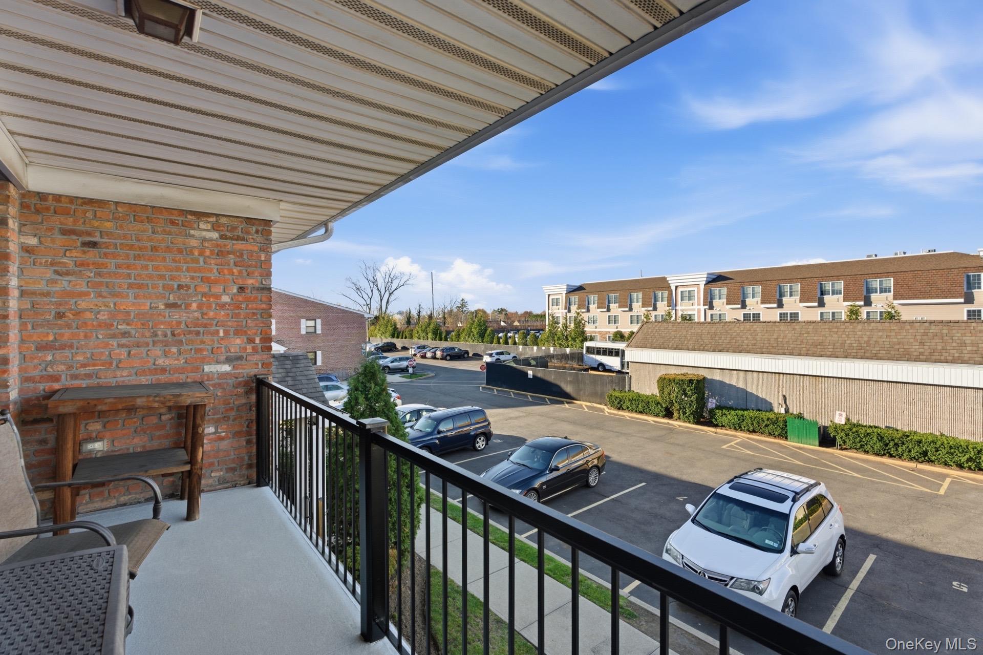 210 Fulton Street # 2C, Farmingdale, NY 11735