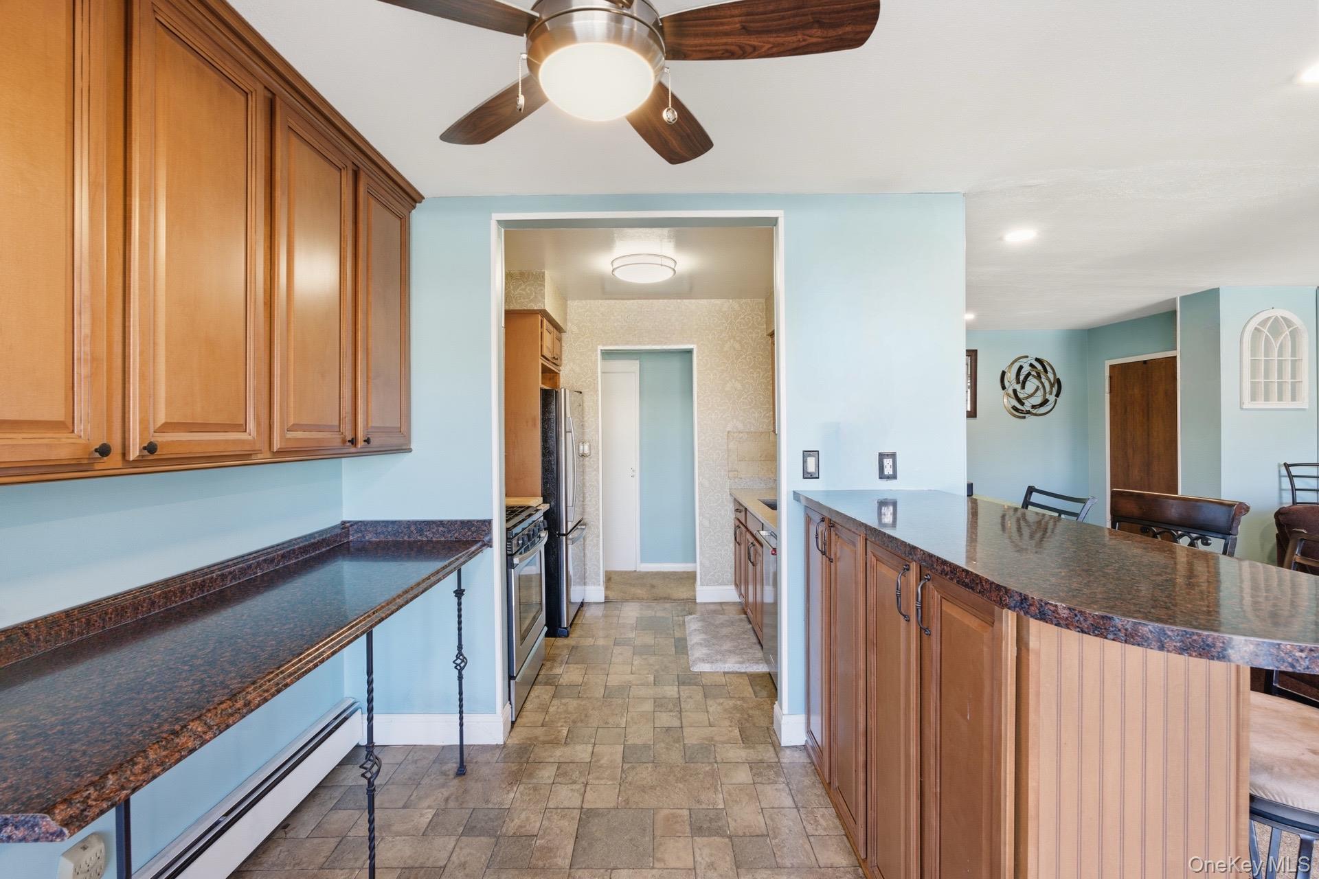 210 Fulton Street # 2C, Farmingdale, NY 11735