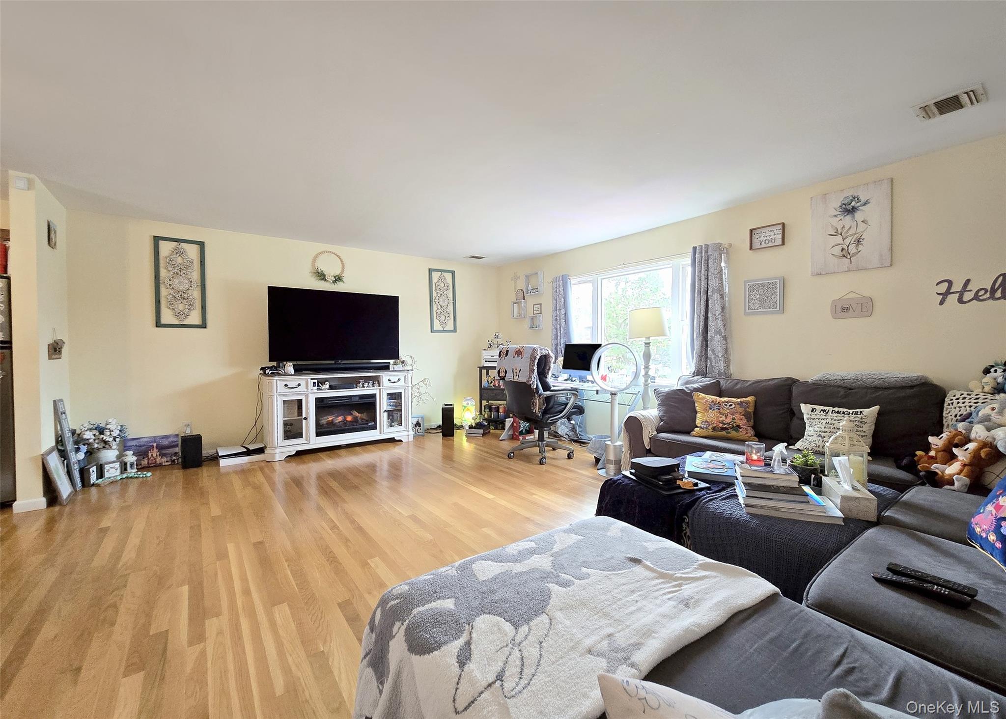 199 Connetquot Avenue, East Islip, NY 11730