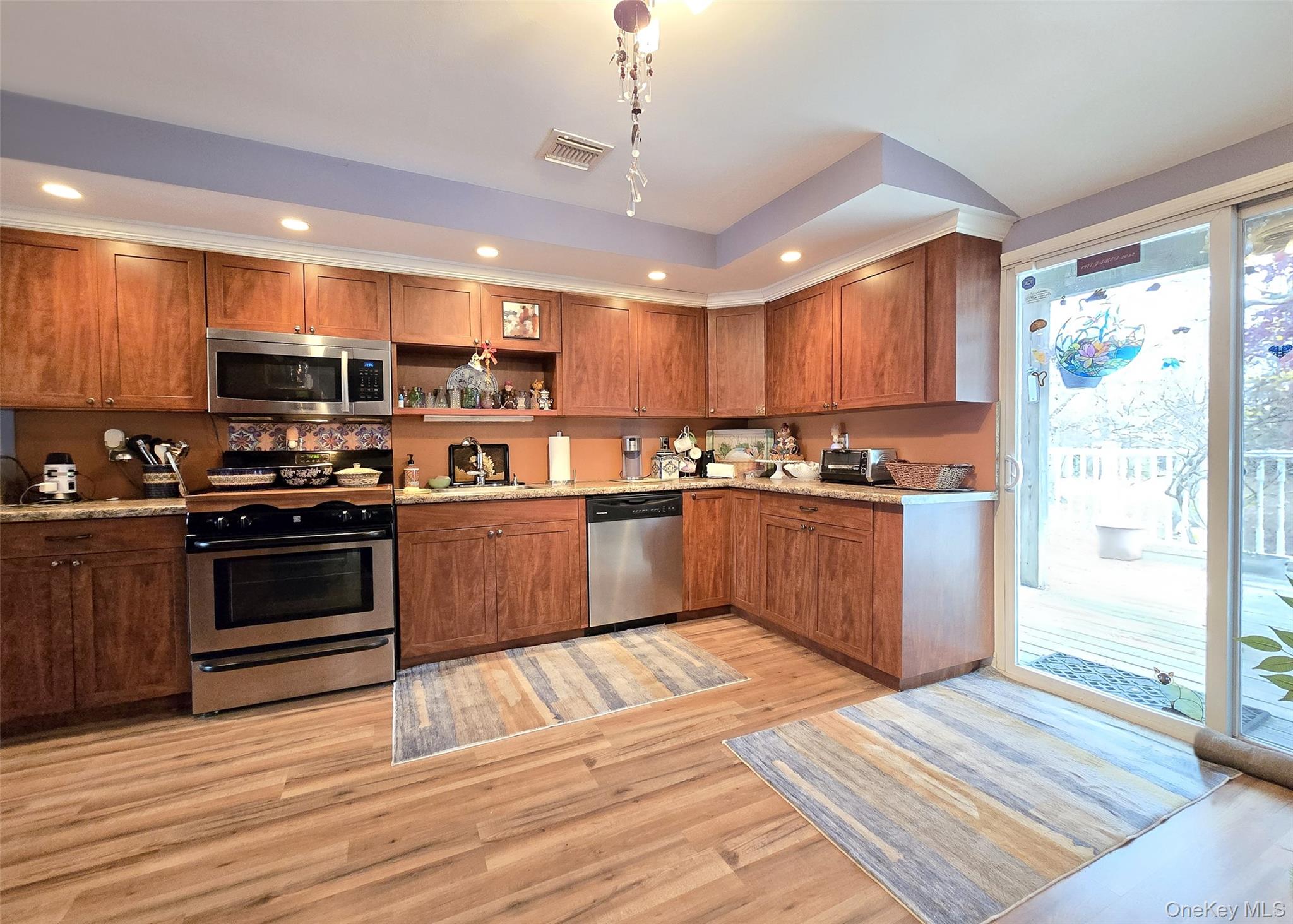 199 Connetquot Avenue, East Islip, NY 11730