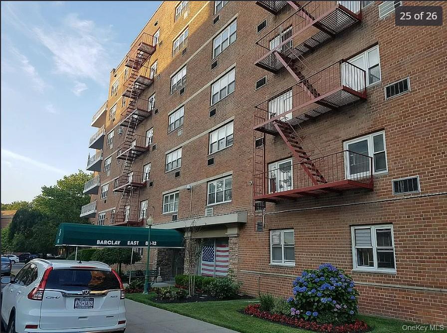 88-12 151st Avenue # 3M, Howard Beach, NY 11414