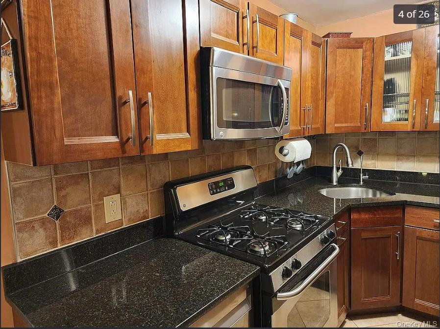 88-12 151st Avenue # 3M, Howard Beach, NY 11414