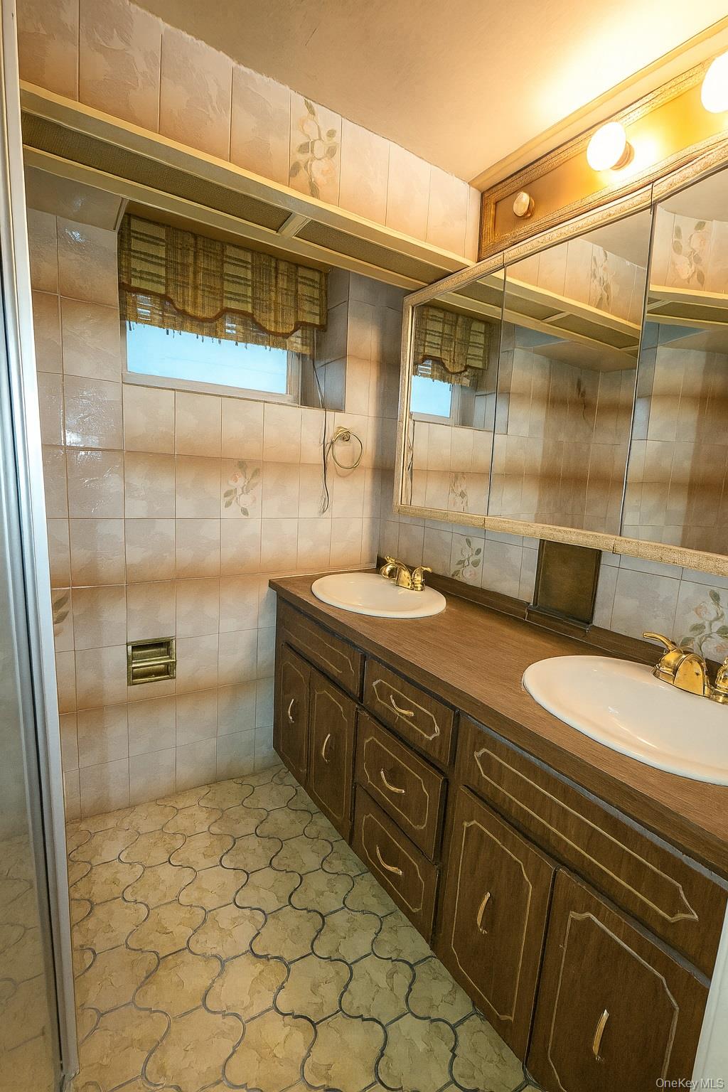 97-32 84th Street, Ozone Park, NY 11416