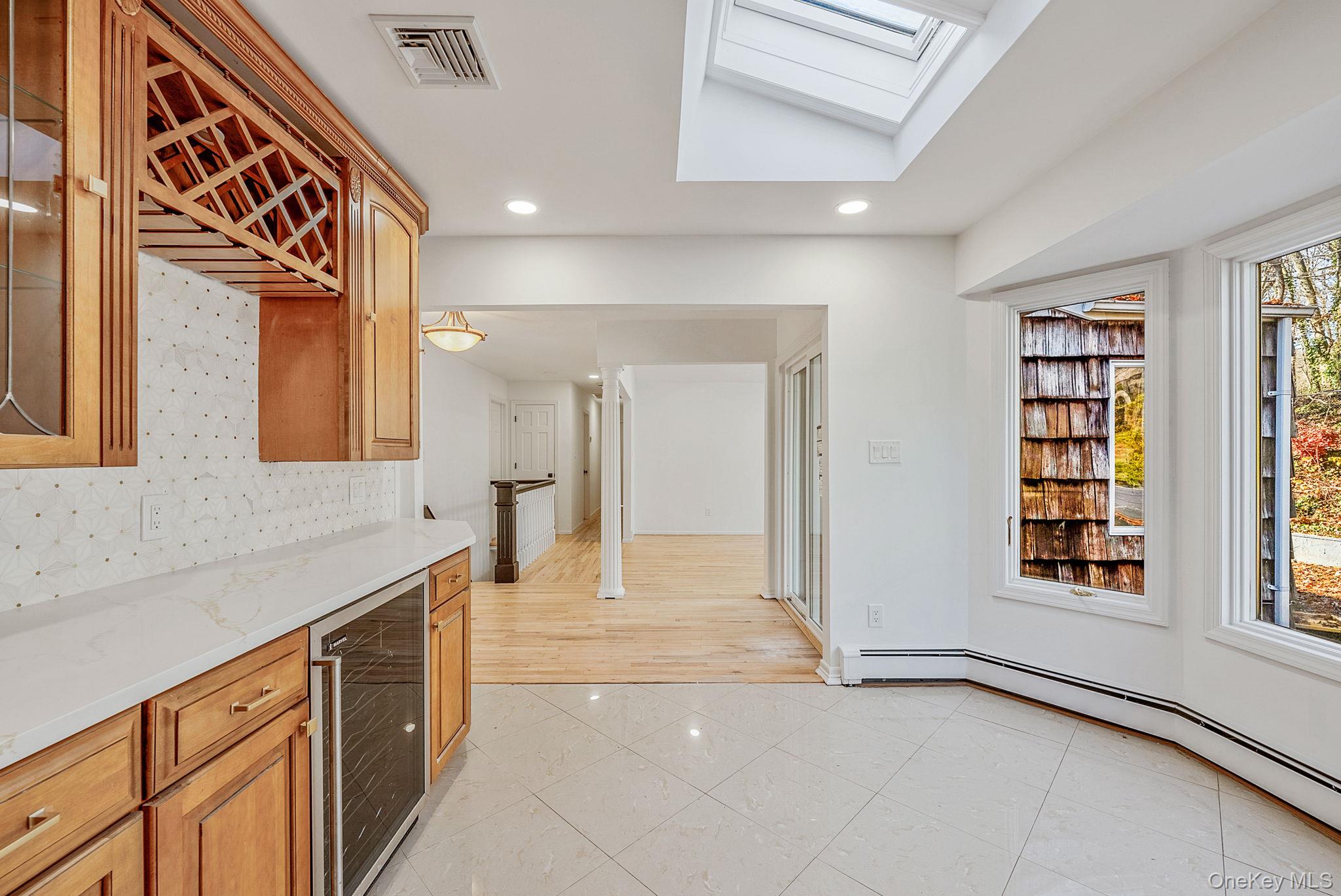 25 Farmington Lane, Melville, NY 11747