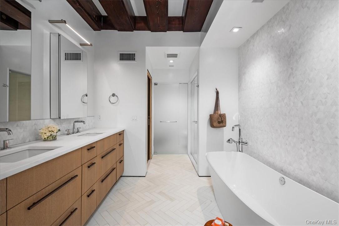 971 Fenimore Road, Larchmont, NY 10538