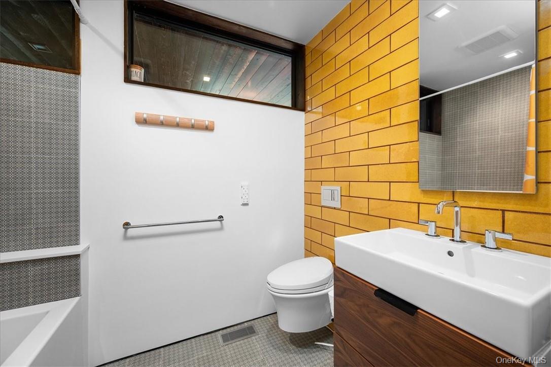 971 Fenimore Road, Larchmont, NY 10538