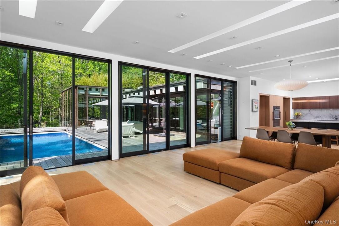 971 Fenimore Road, Larchmont, NY 10538