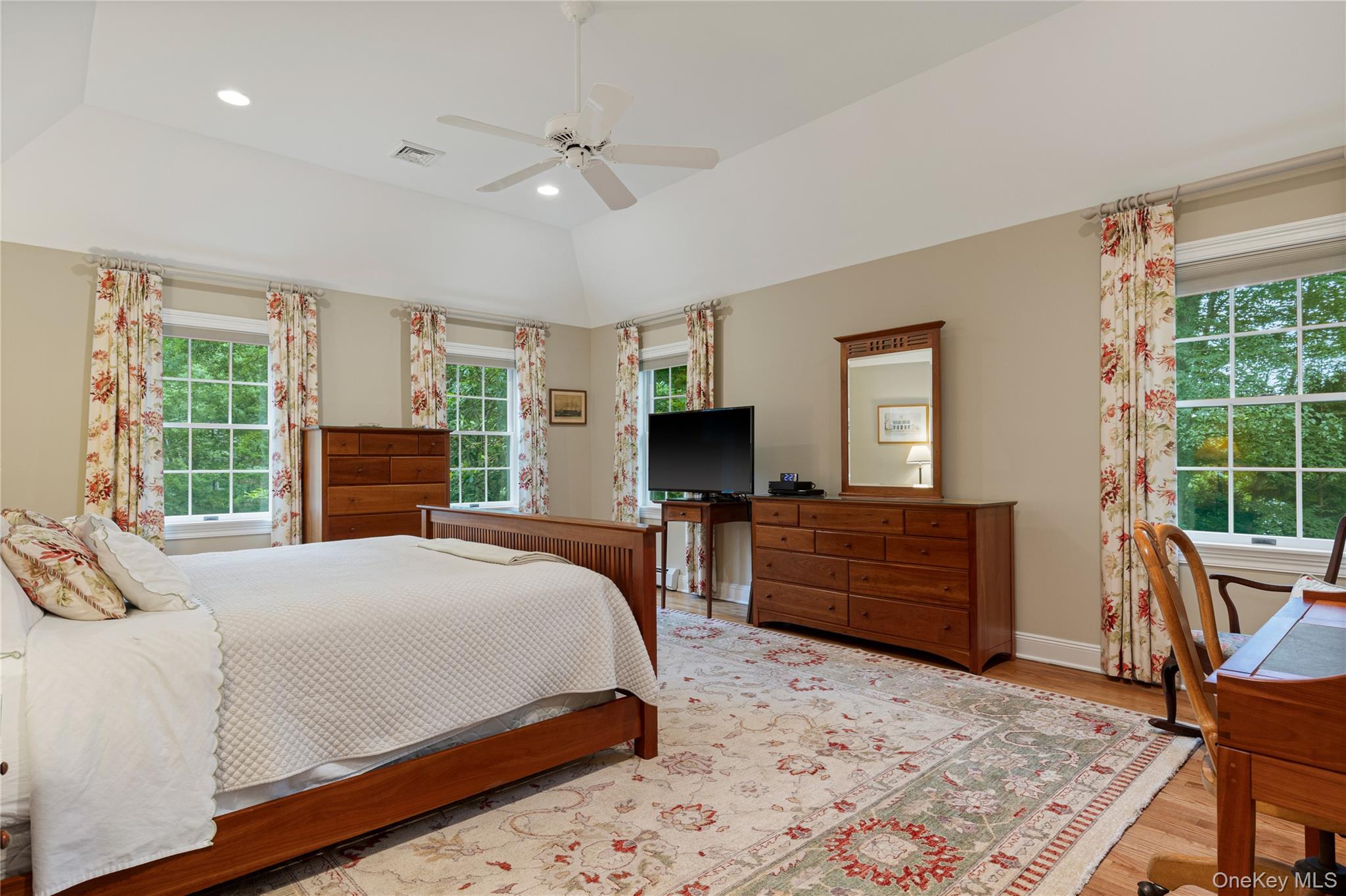 4 Hidden Valley Way, Bedford, NY 10506