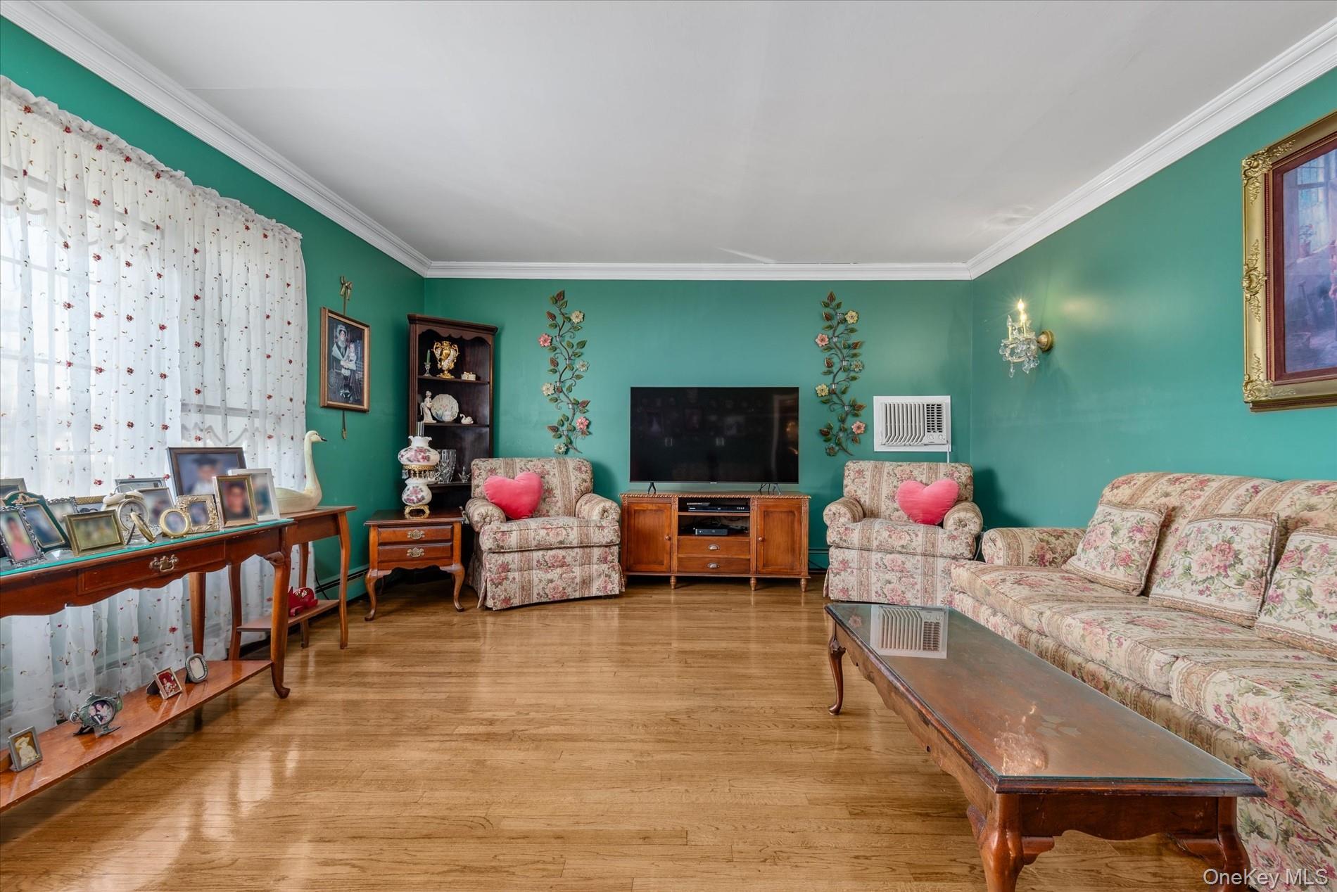 647 Seamans Neck Road, Seaford, NY 11783