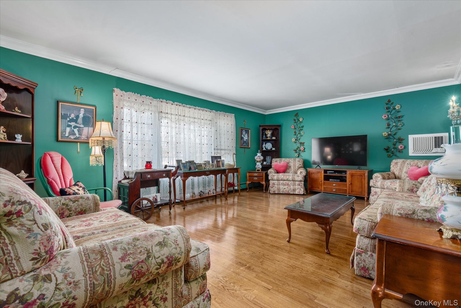 647 Seamans Neck Road, Seaford, NY 11783