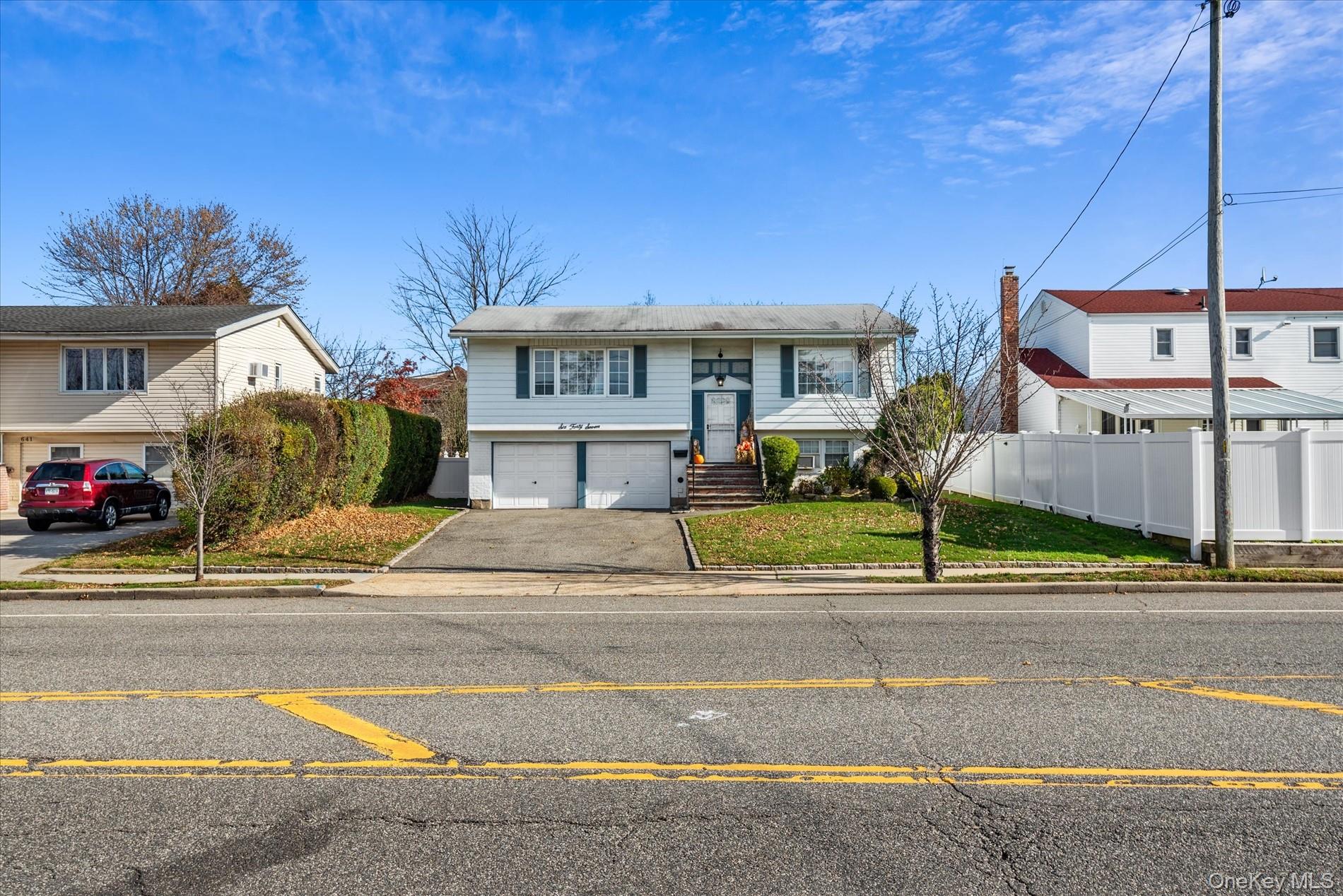 647 Seamans Neck Road, Seaford, NY 11783