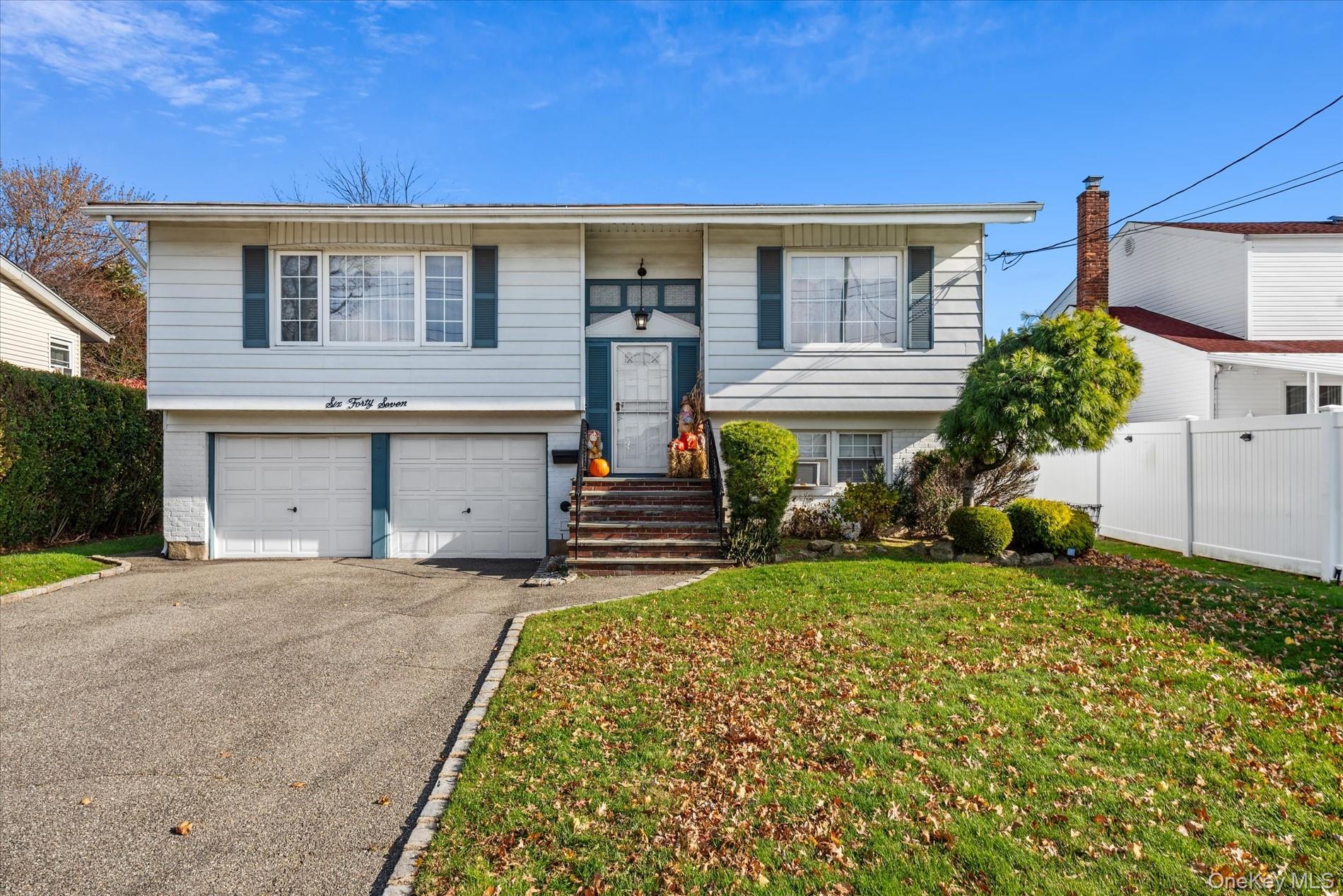 647 Seamans Neck Road, Seaford, NY 11783