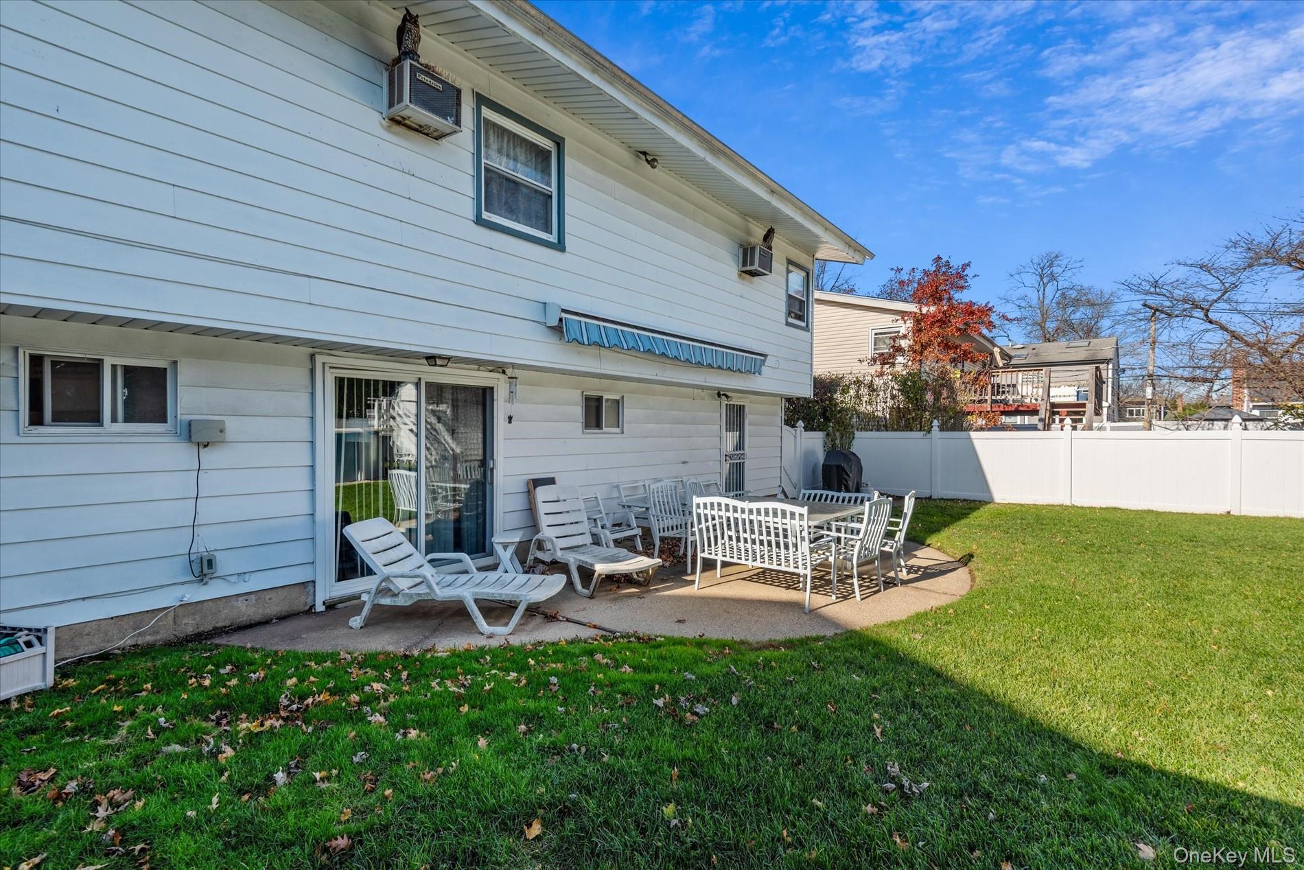 647 Seamans Neck Road, Seaford, NY 11783