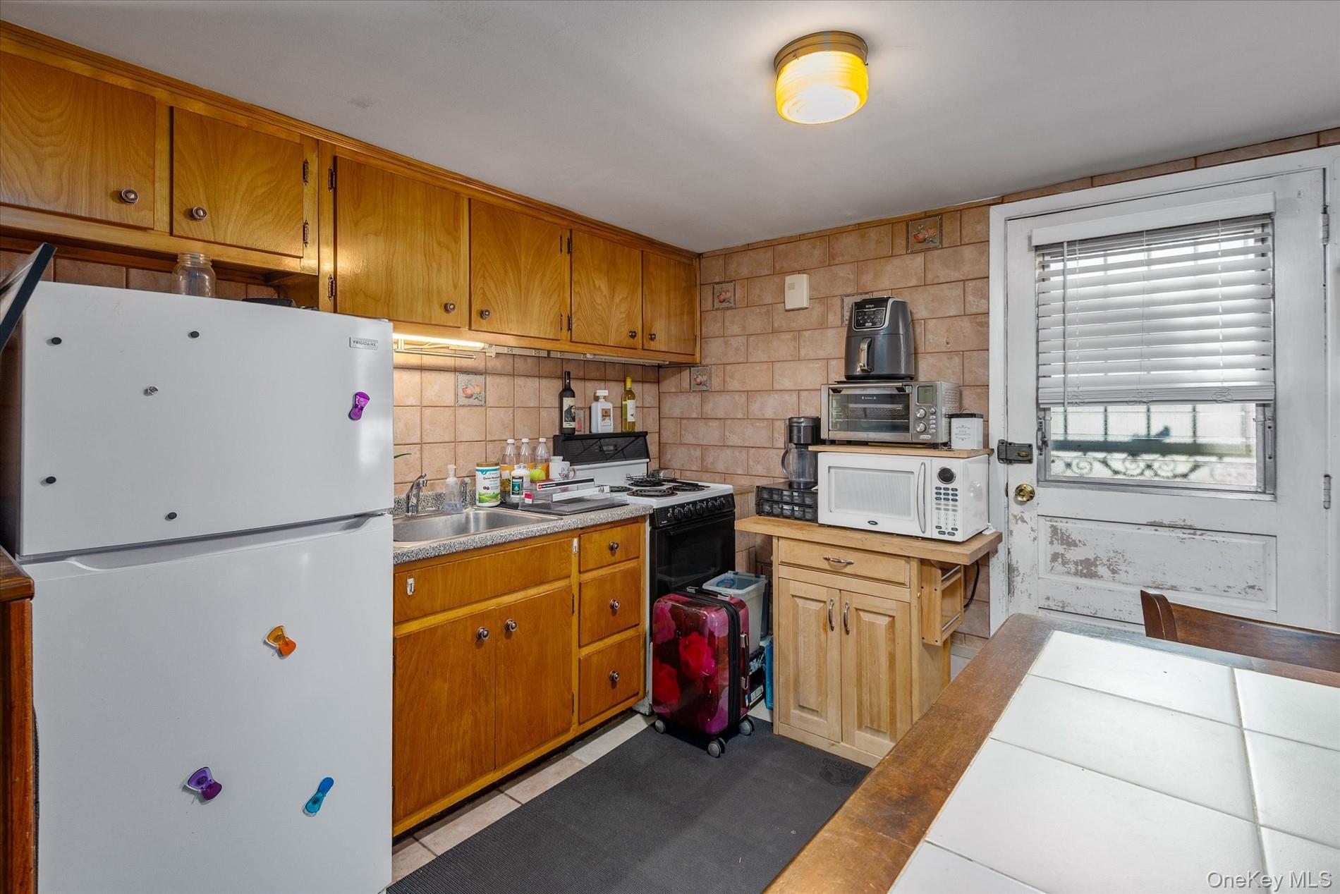 647 Seamans Neck Road, Seaford, NY 11783