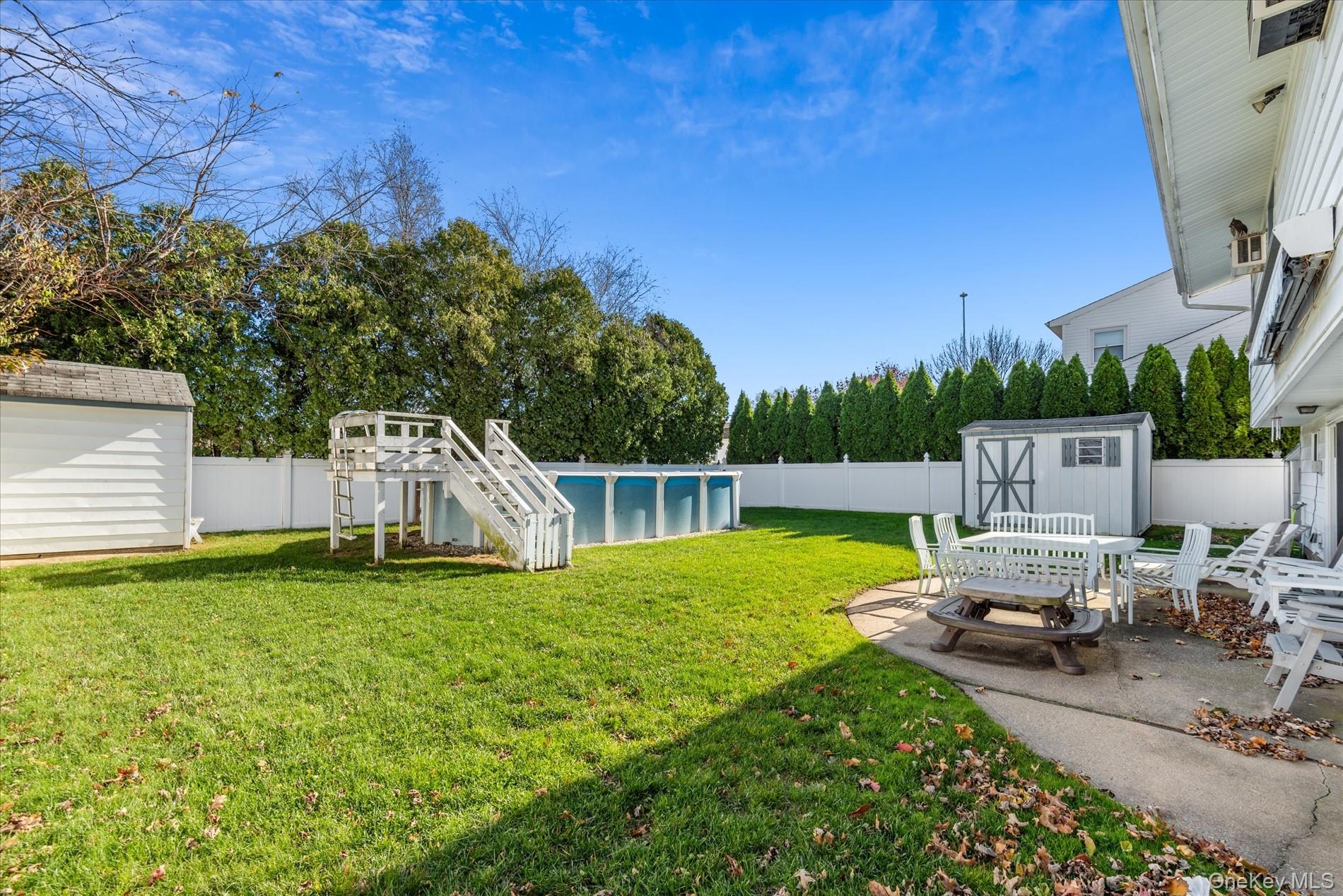 647 Seamans Neck Road, Seaford, NY 11783