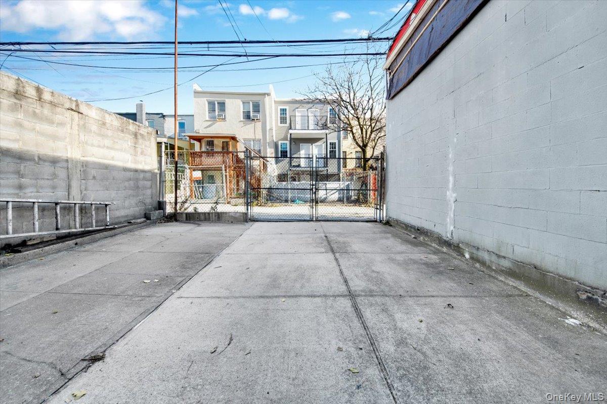 1238 Colgate Avenue, Bronx, NY 10472