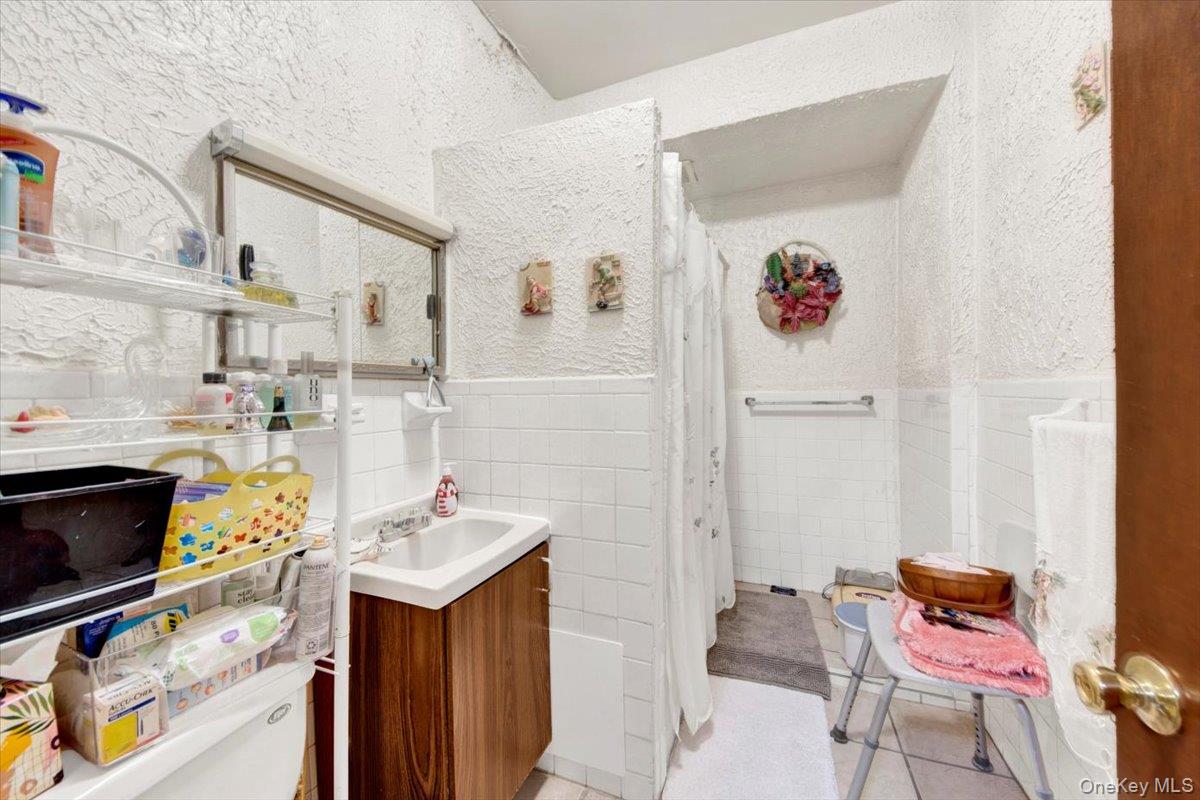 1238 Colgate Avenue, Bronx, NY 10472