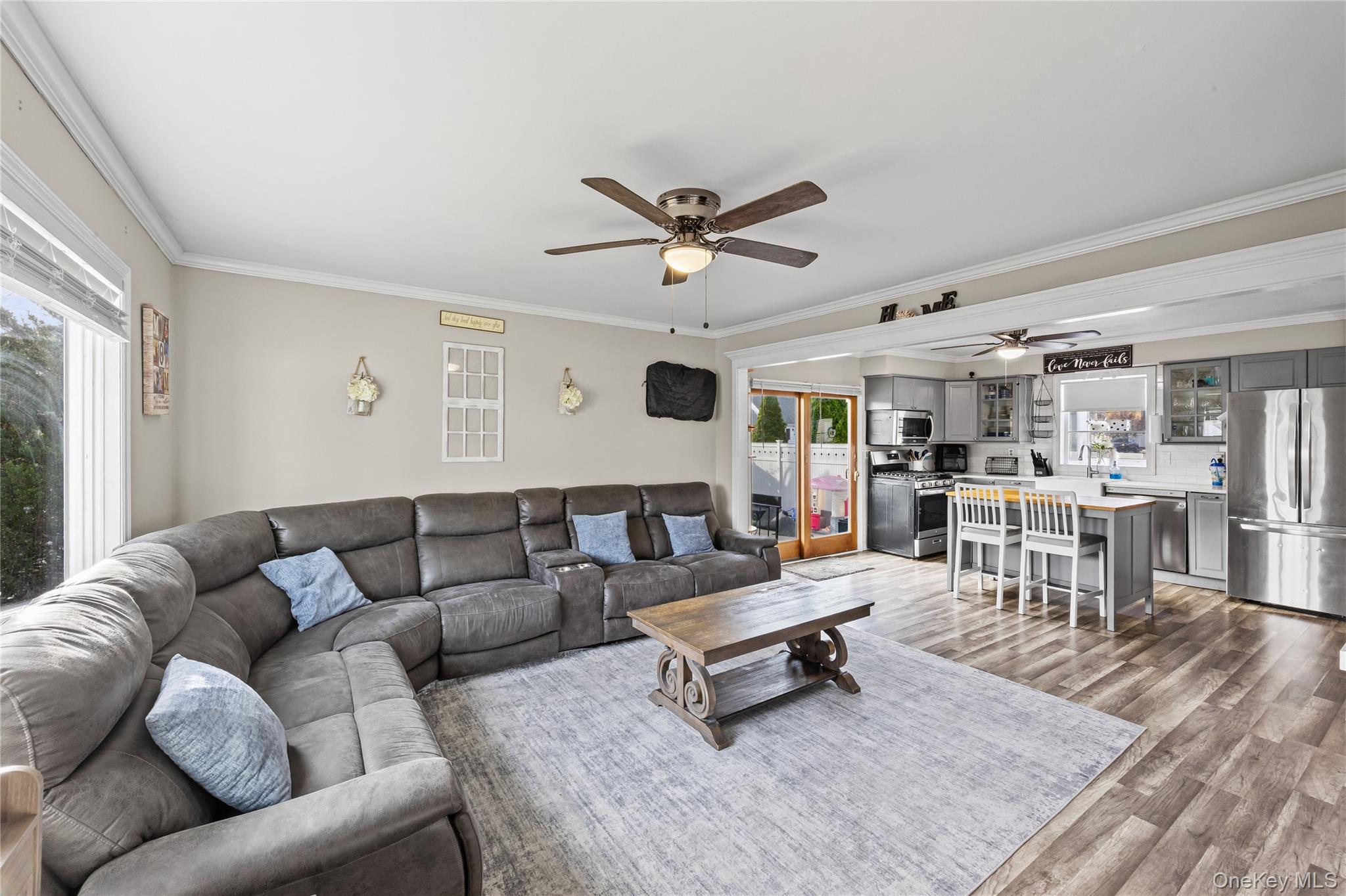 398 Concord Avenue, Lindenhurst, NY 11757