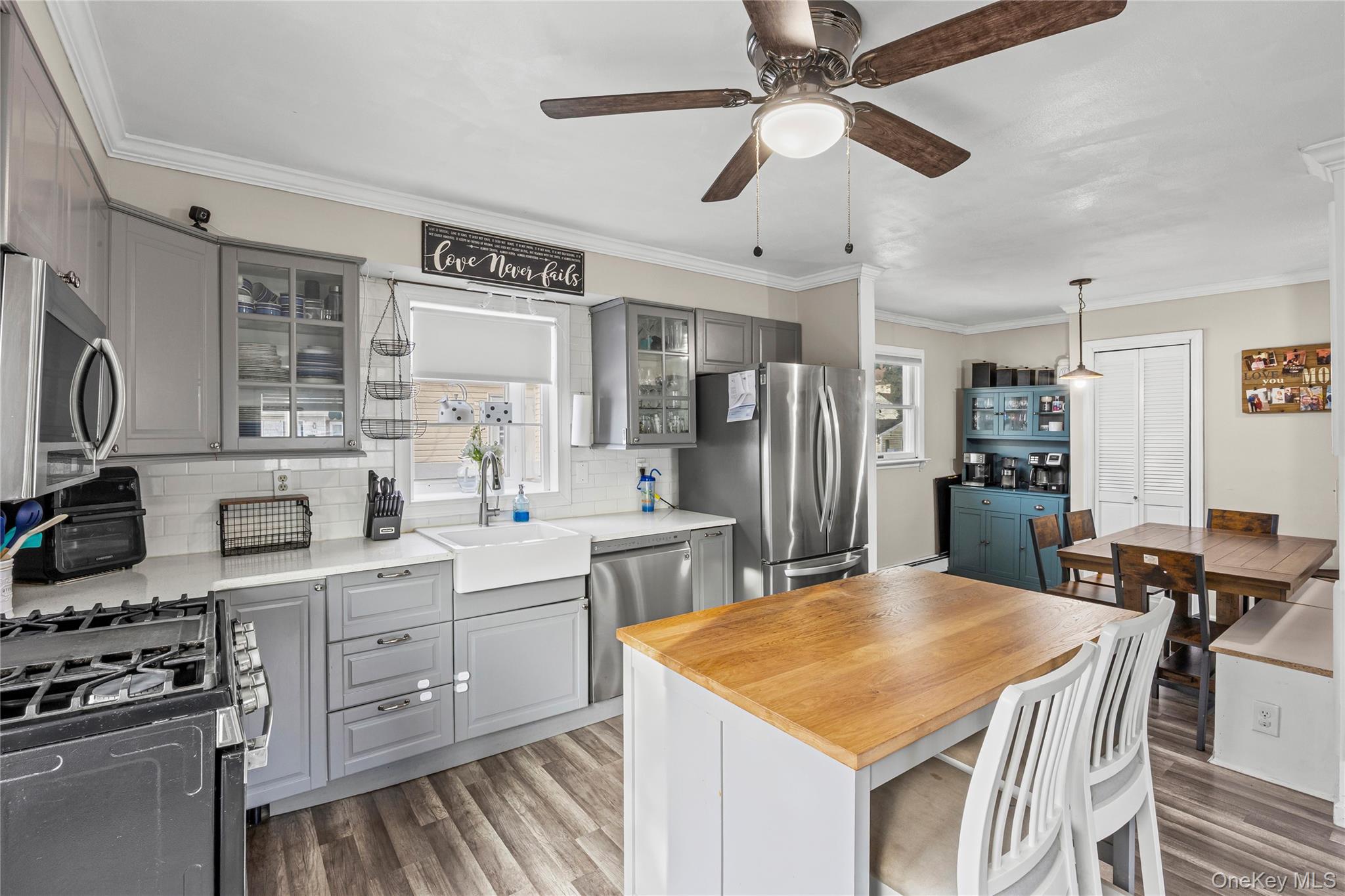 398 Concord Avenue, Lindenhurst, NY 11757