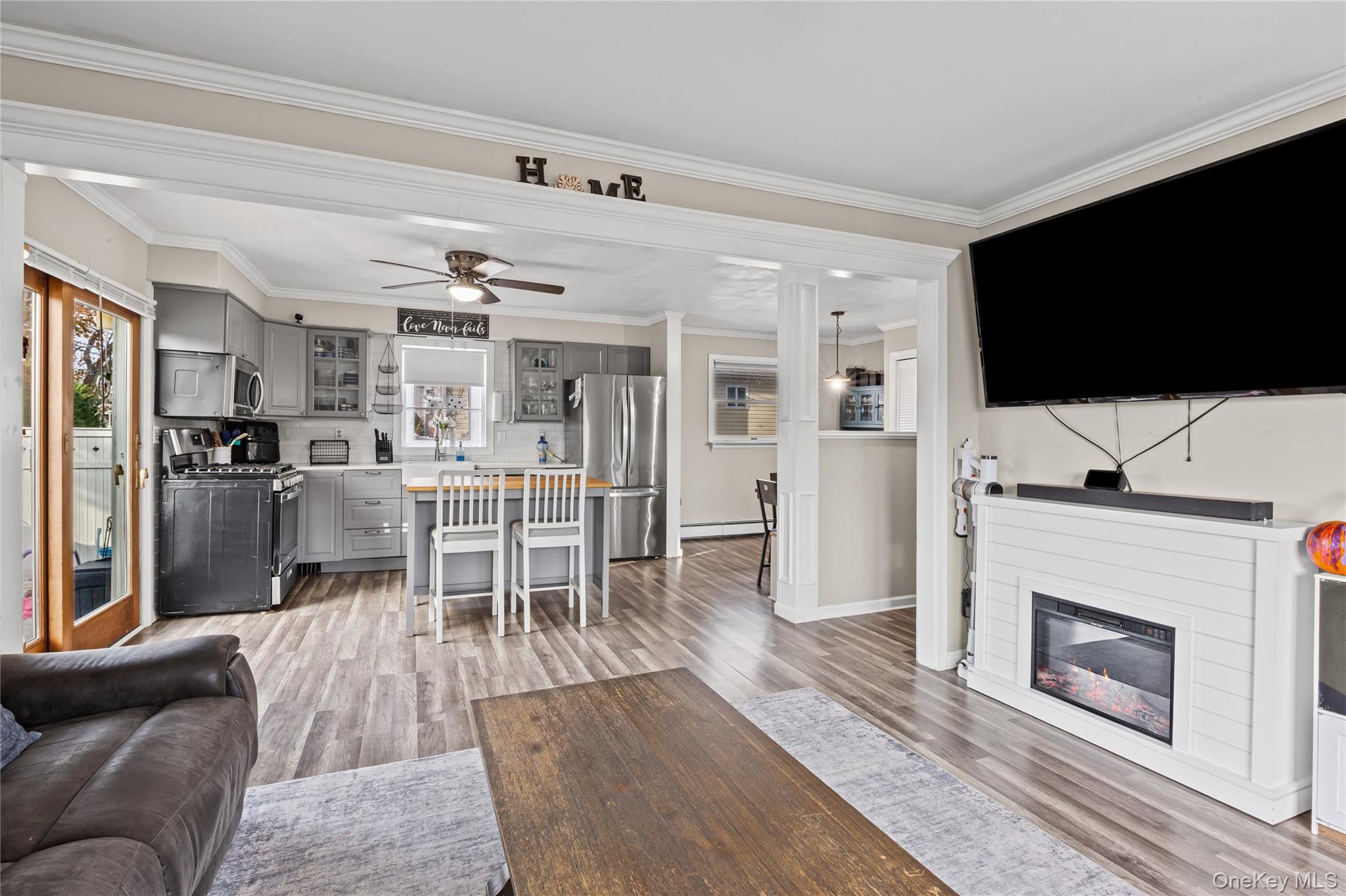 398 Concord Avenue, Lindenhurst, NY 11757