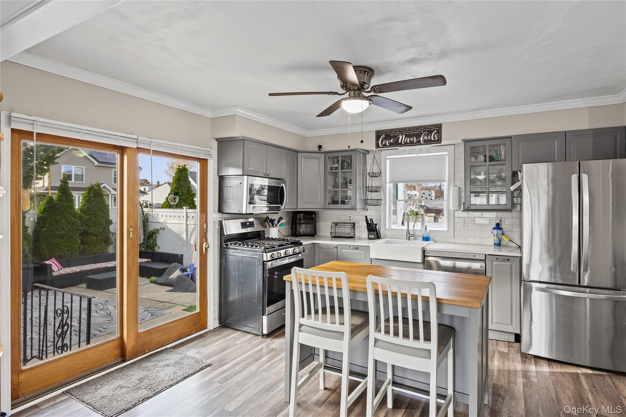 398 Concord Avenue, Lindenhurst, NY 11757