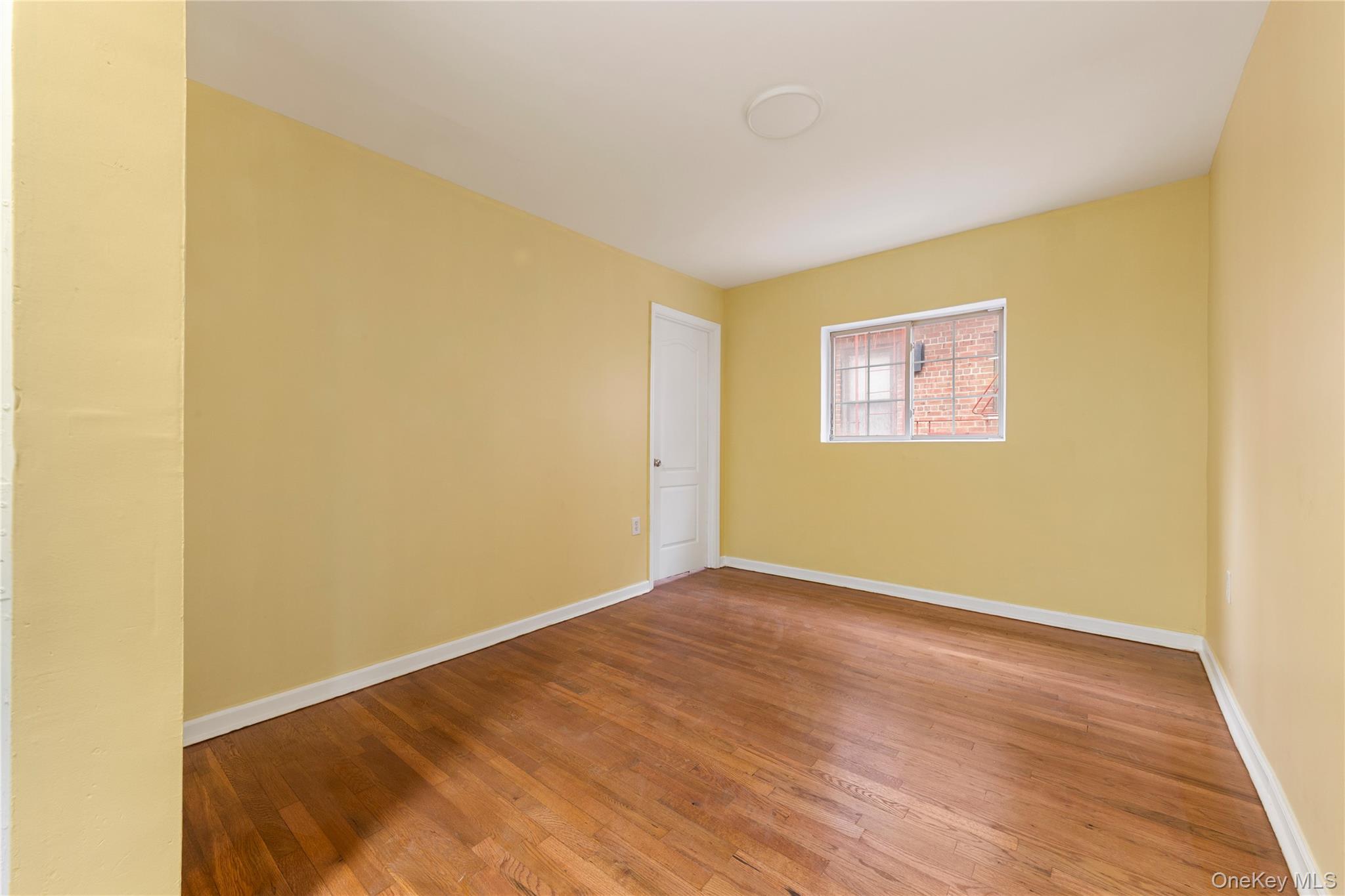 9141 195th Street, Hollis, NY 11423