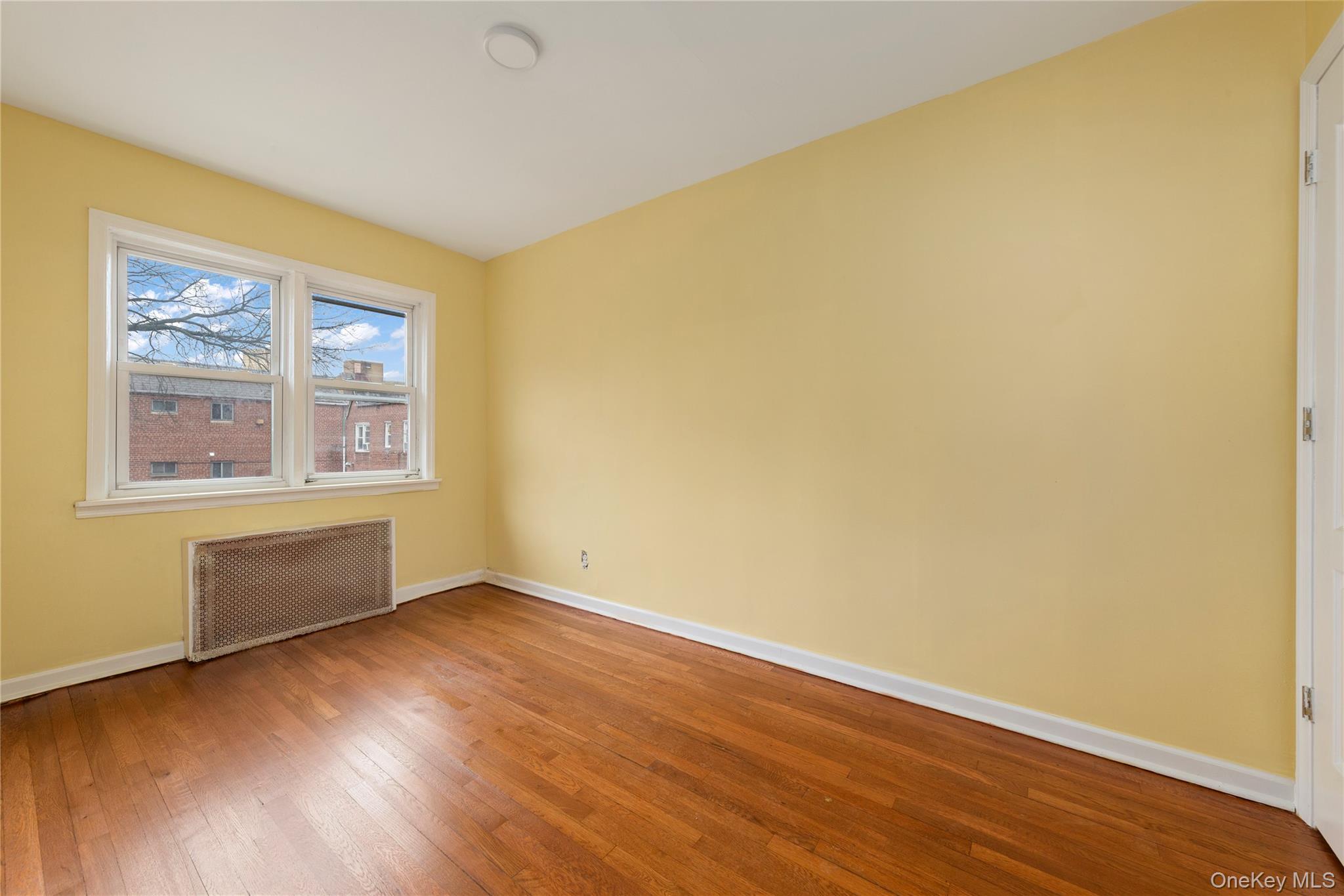 9141 195th Street, Hollis, NY 11423