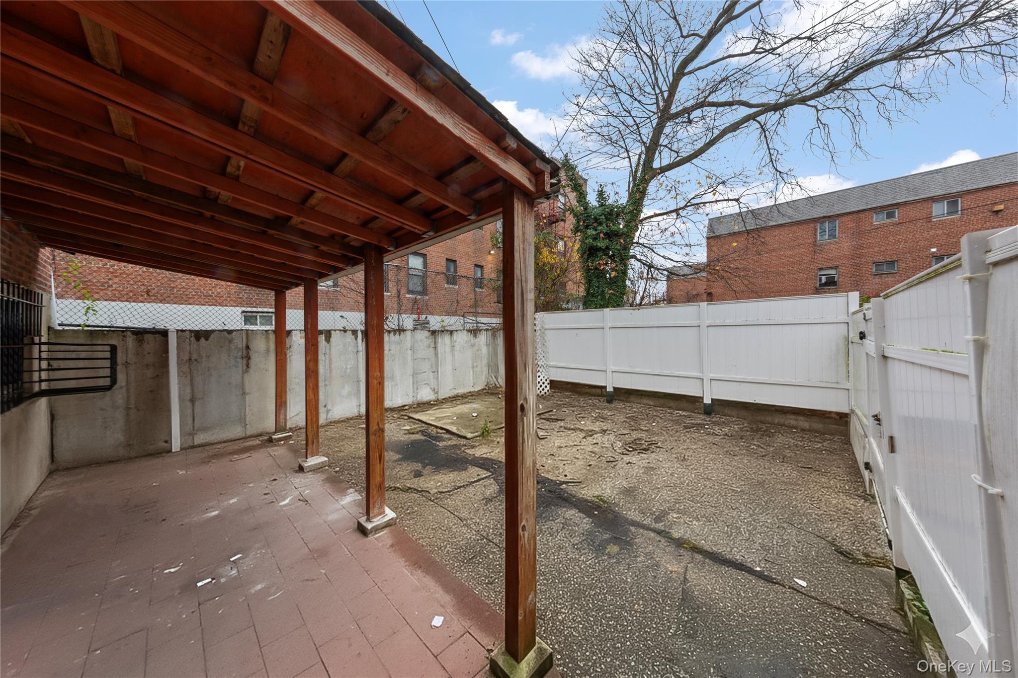 9141 195th Street, Hollis, NY 11423