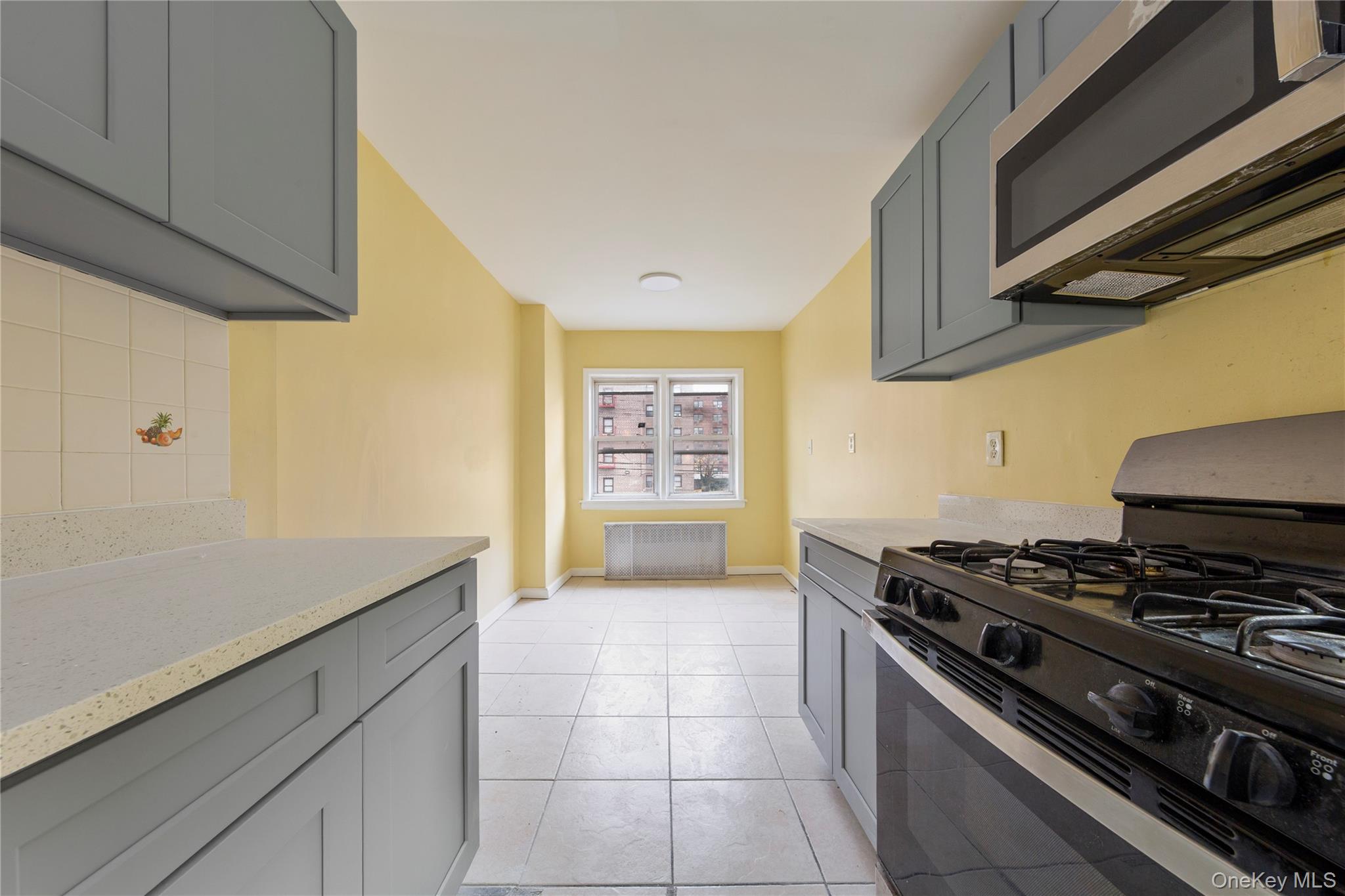 9141 195th Street, Hollis, NY 11423